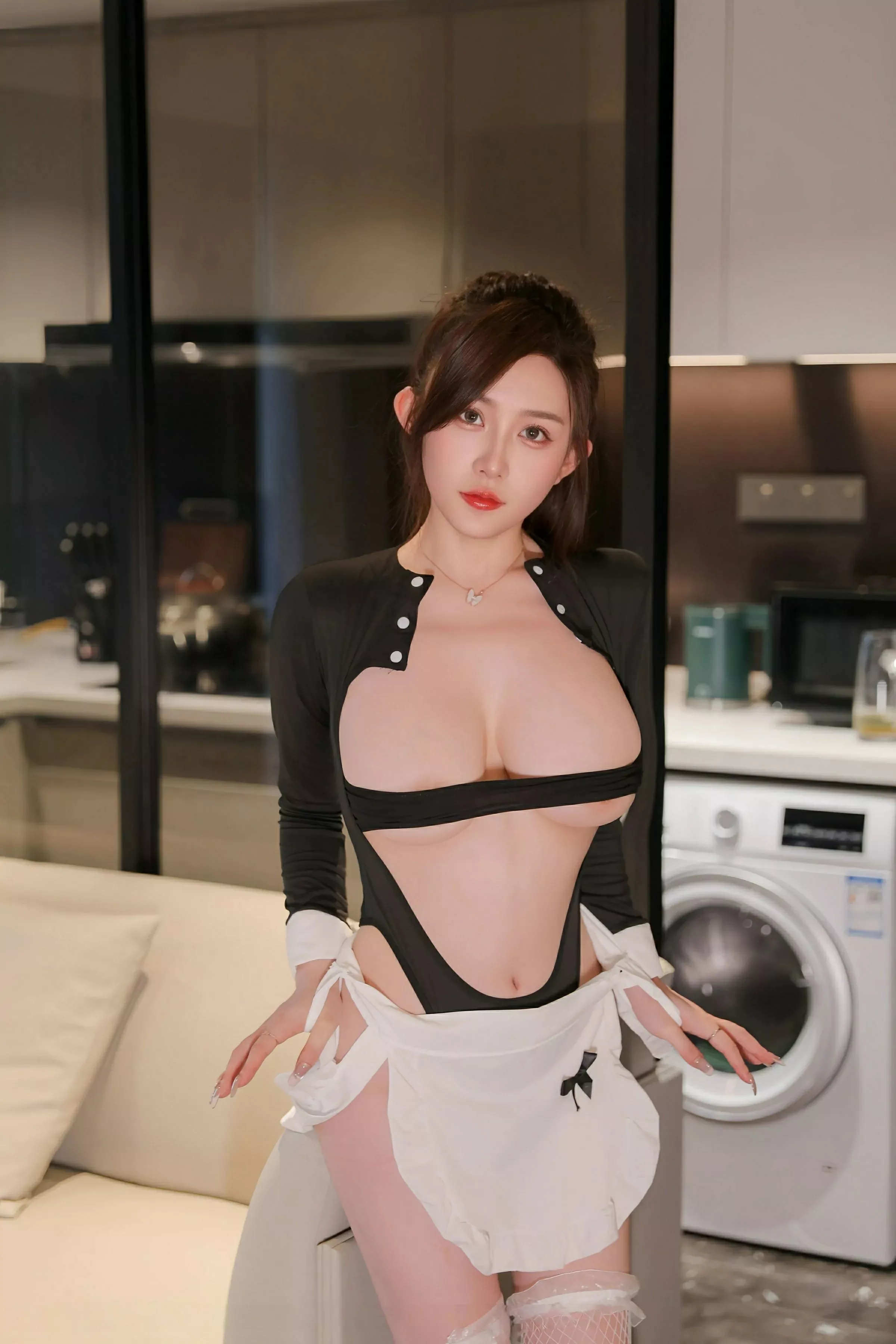 [[XiuRen秀人网]秀人网]No.10478_模特奶油猫呀私房性感黑白女仆装配白丝网袜秀丰腴身材诱惑写真72P