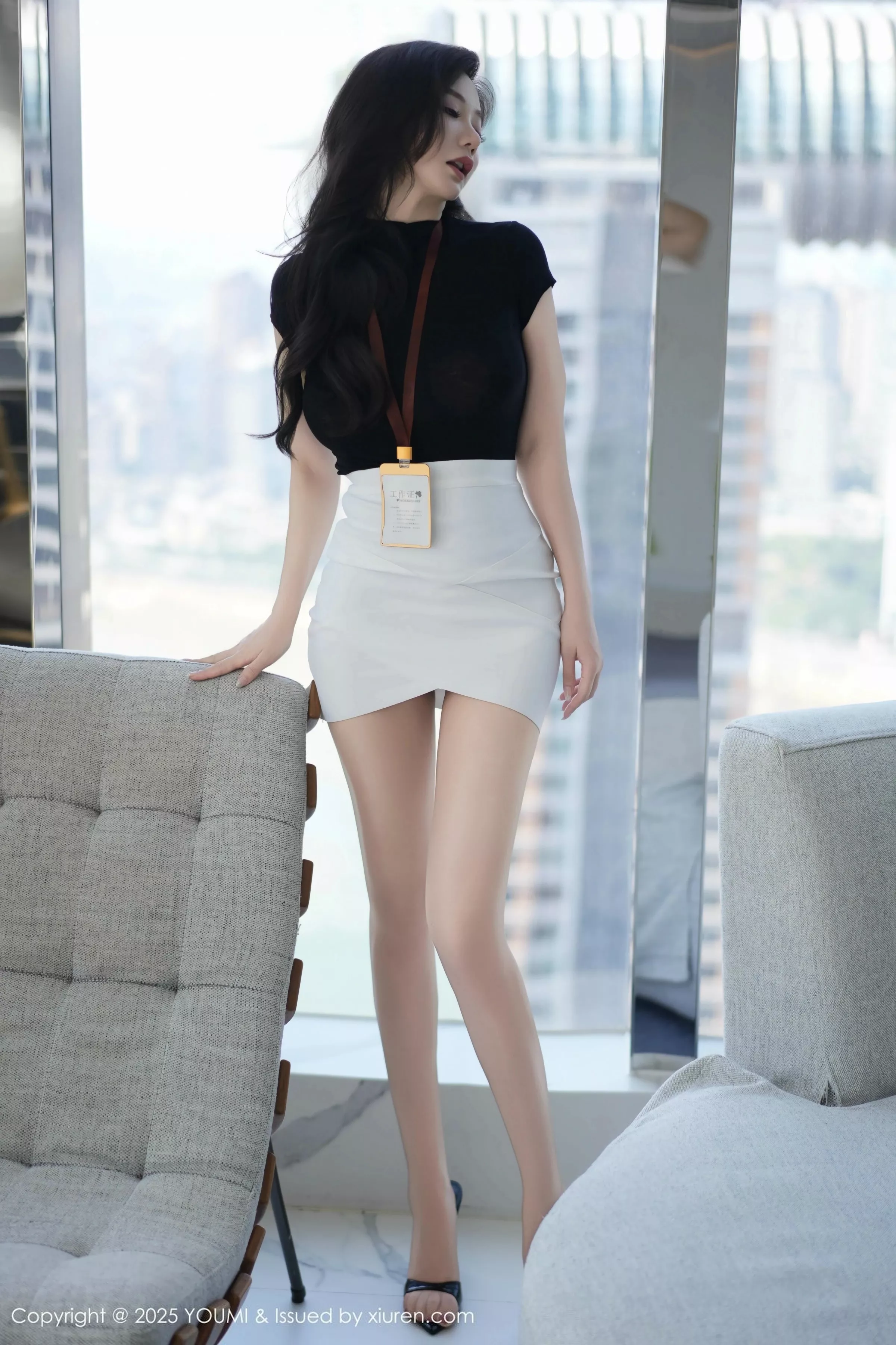 [YouMi尤蜜荟]Vol.1144_女神心妍小公主性感黑色OL服饰配超薄肉丝秀丰腴身材诱惑写真78P