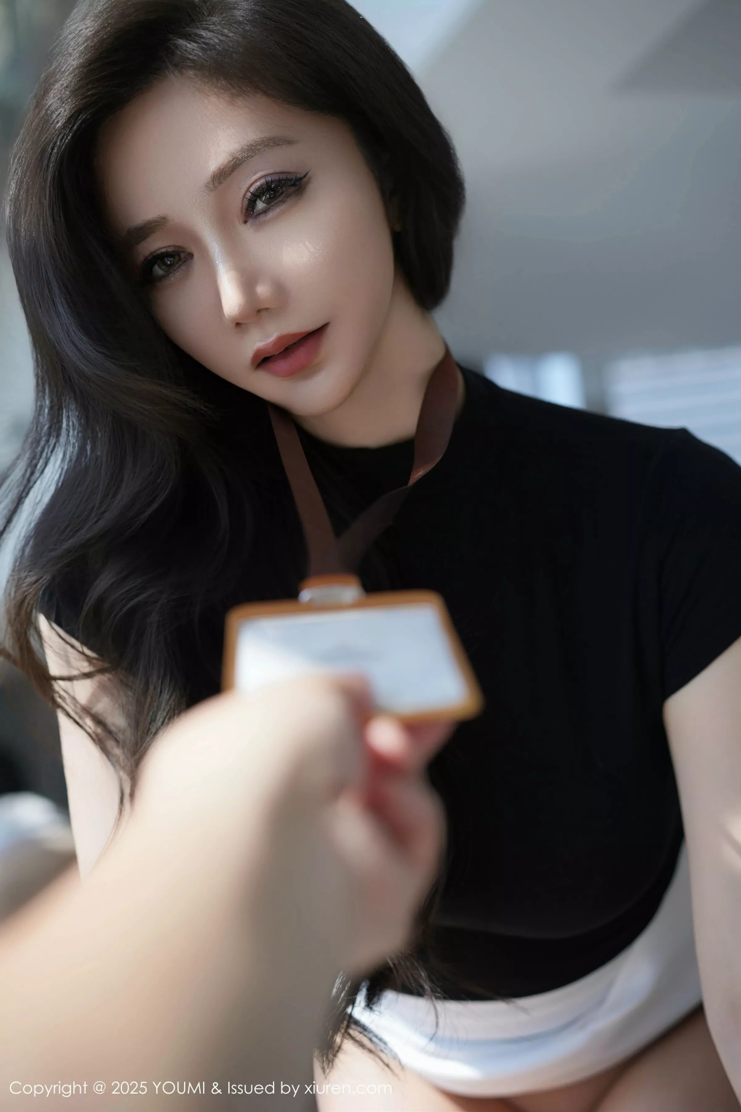 [YouMi尤蜜荟]Vol.1144_女神心妍小公主性感黑色OL服饰配超薄肉丝秀丰腴身材诱惑写真78P