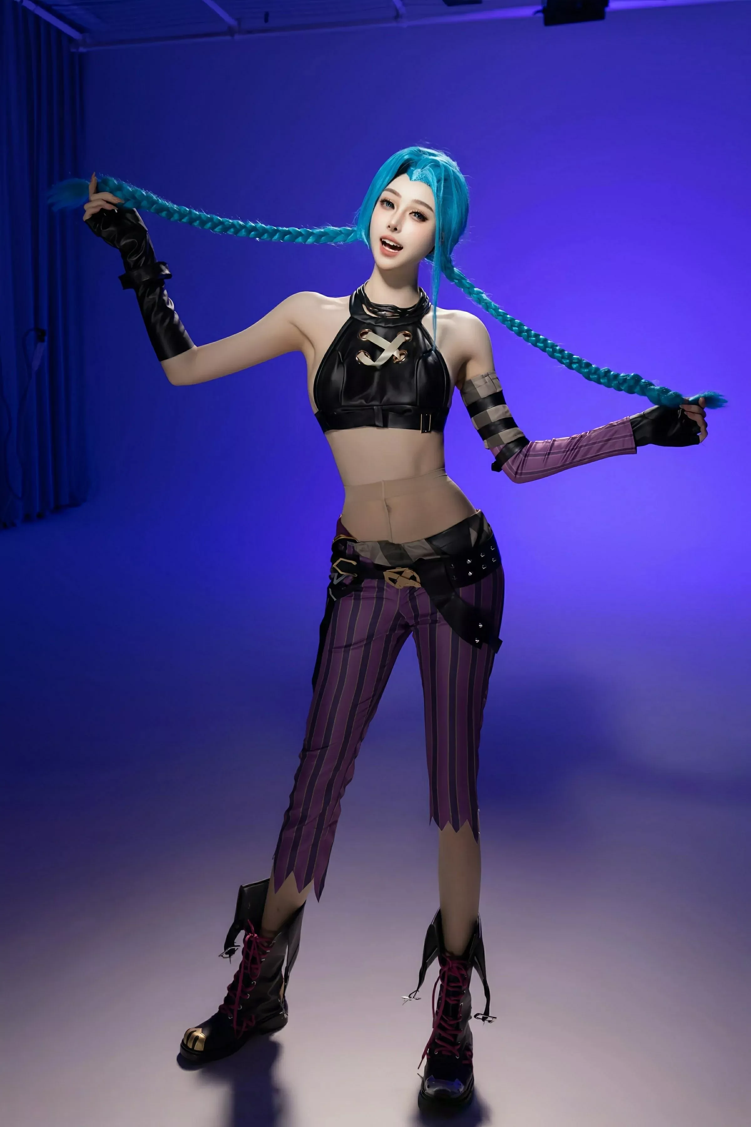 [[XiuRen秀人网]秀人网]No.10479_模特小逗逗性感Cosplay装扮配肉色丝袜秀曼妙身姿迷人诱惑写真79P