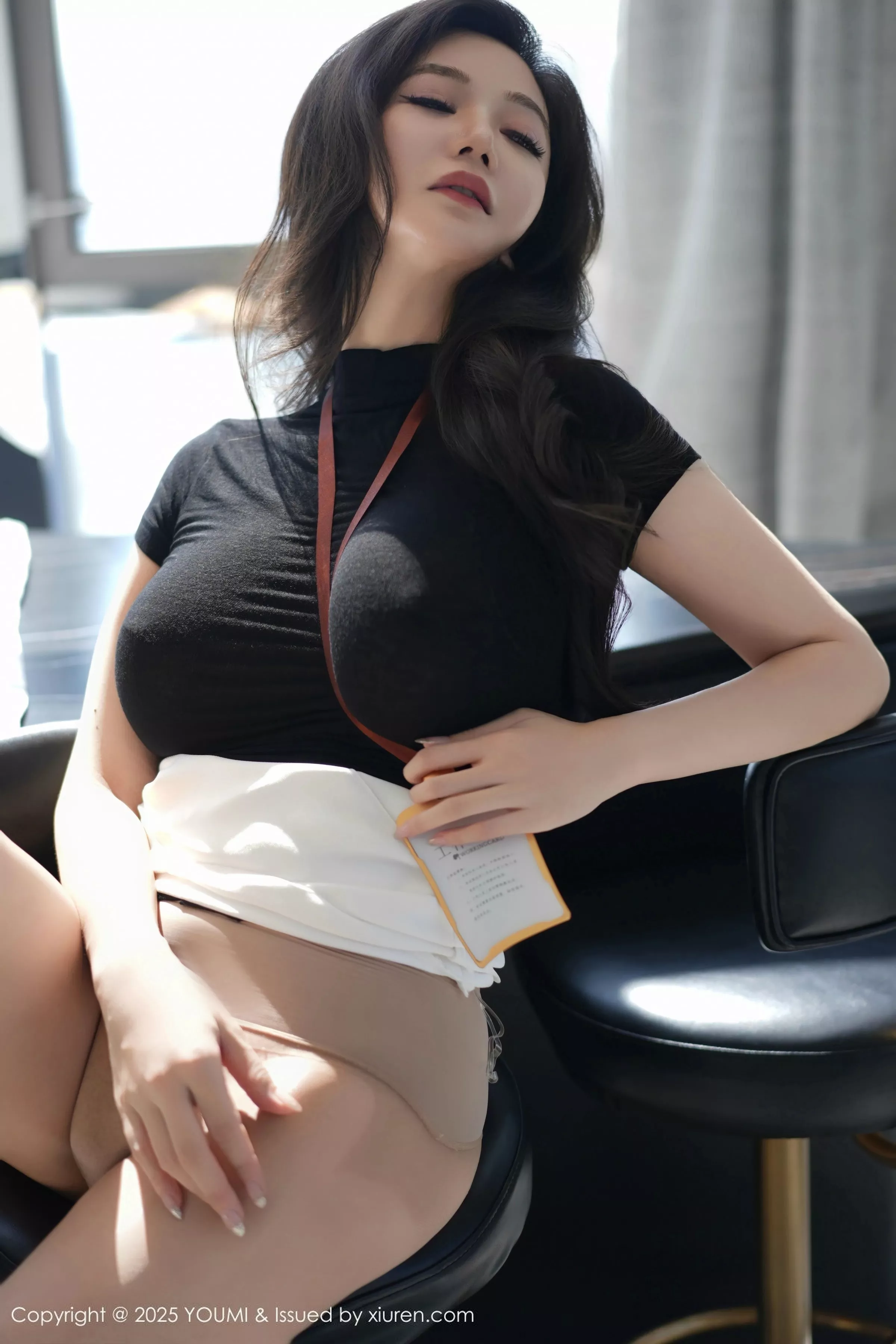 [YouMi尤蜜荟]Vol.1144_女神心妍小公主性感黑色OL服饰配超薄肉丝秀丰腴身材诱惑写真78P