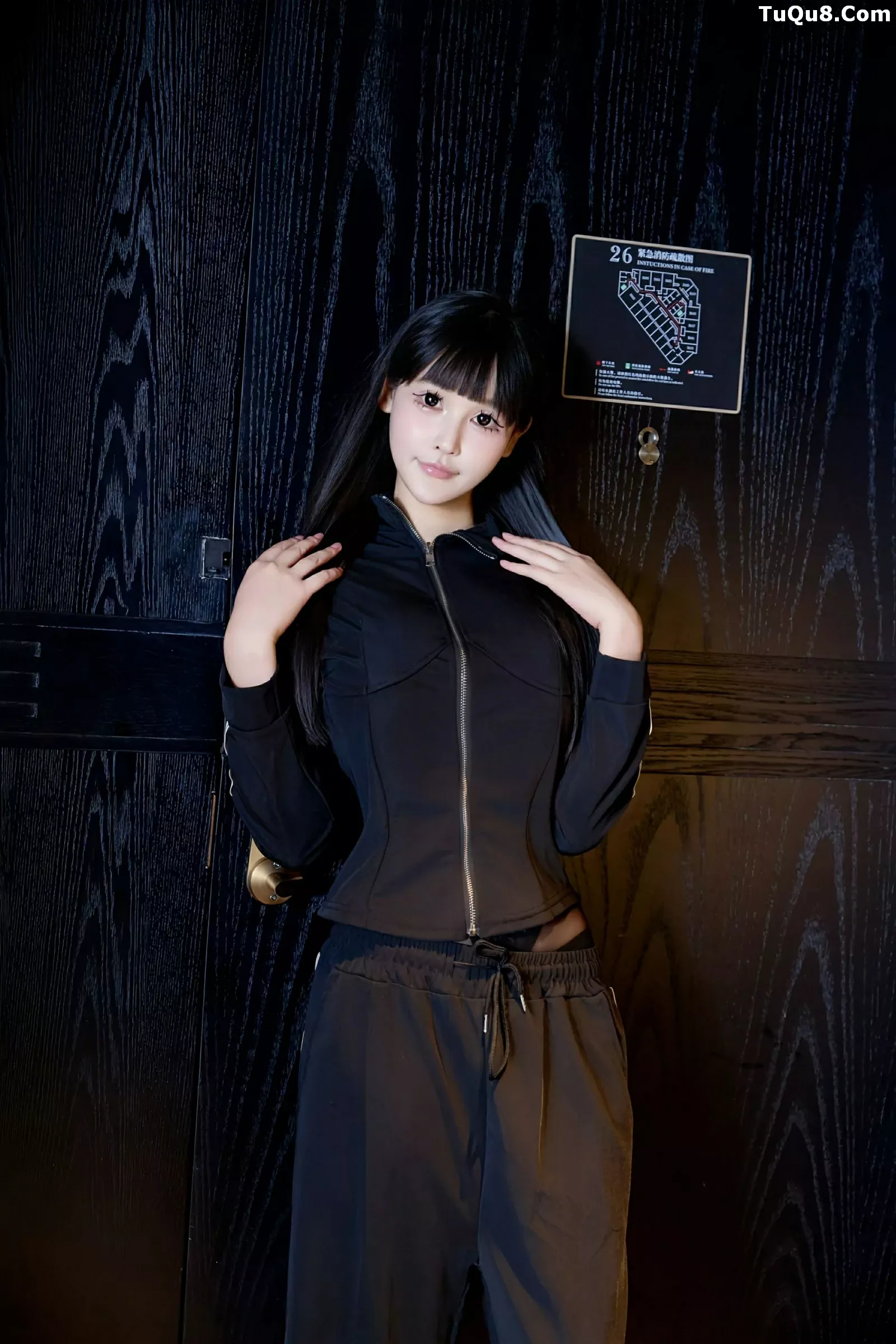 [[XiuRen秀人网]秀人网]No.10482_模特智恩baby性感黑色情趣内衣配超薄黑丝秀丰腴身材诱惑写真75P