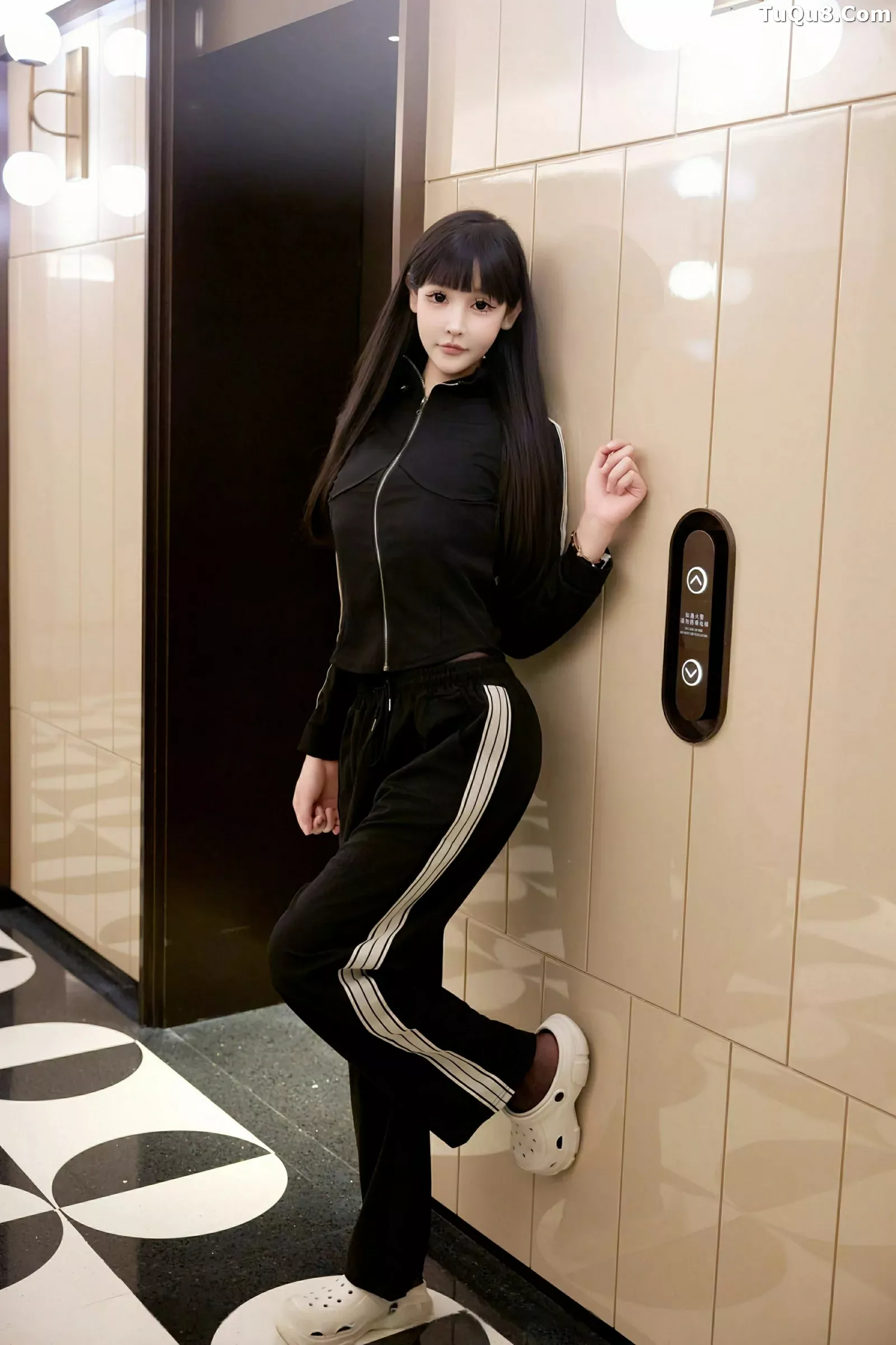 [[XiuRen秀人网]秀人网]No.10482_模特智恩baby性感黑色情趣内衣配超薄黑丝秀丰腴身材诱惑写真75P