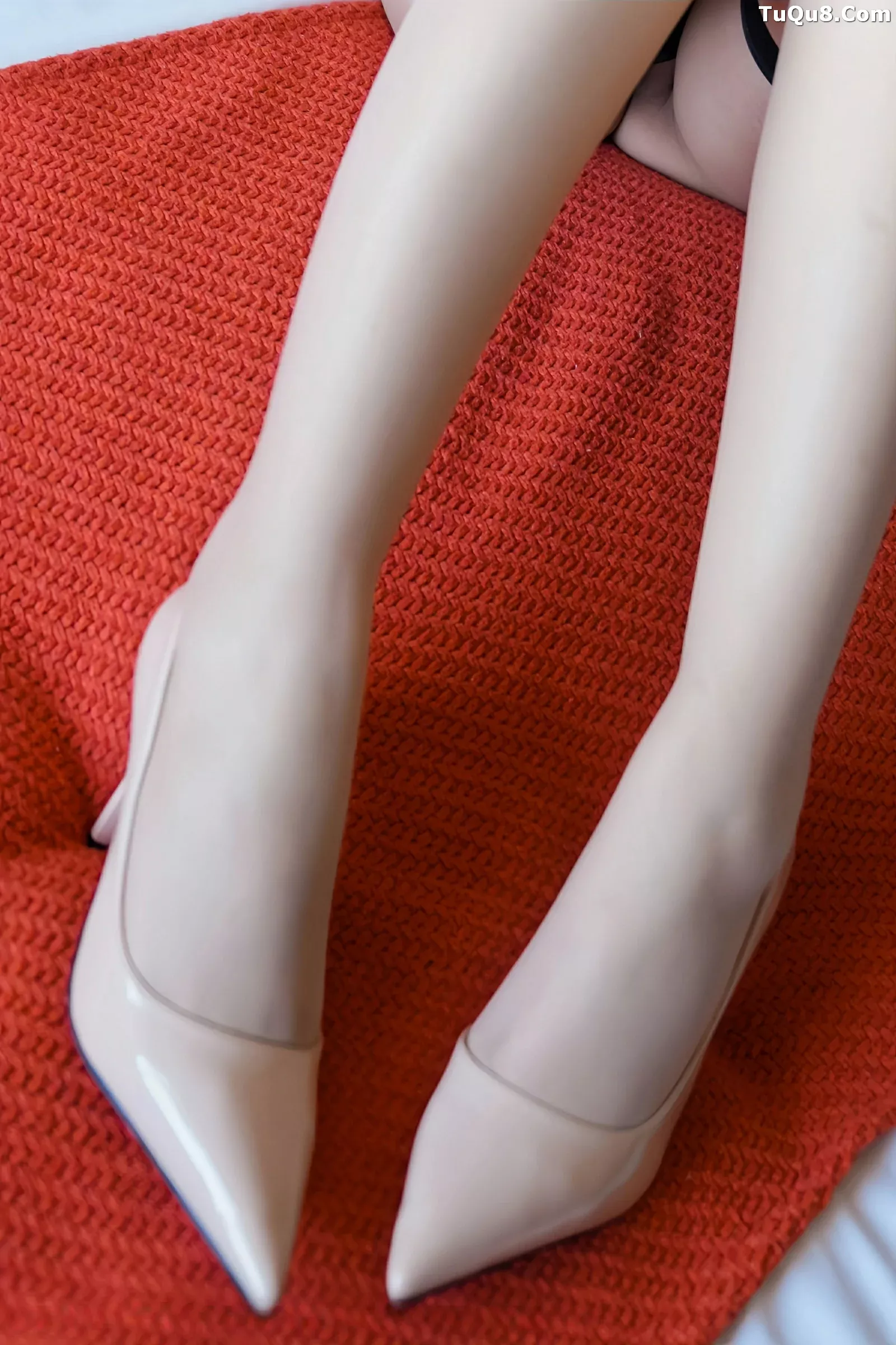 [[XiuRen秀人网]秀人网]No.10487_新人模特美悠性感黑色OL服饰配黑丝吊袜秀丰腴身材诱惑写真74P