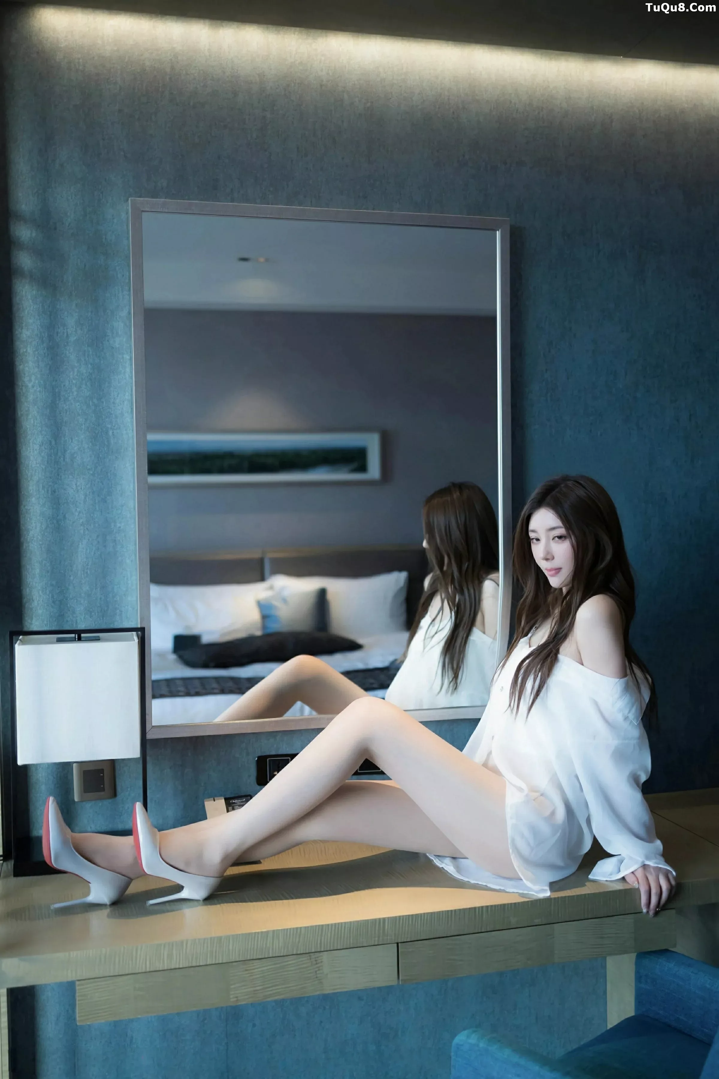 [[XiuRen秀人网]秀人网]No.10502_模特悦兮浴室场景性感白T衬衫配超薄肉丝湿身秀惹火身材诱惑写真68P