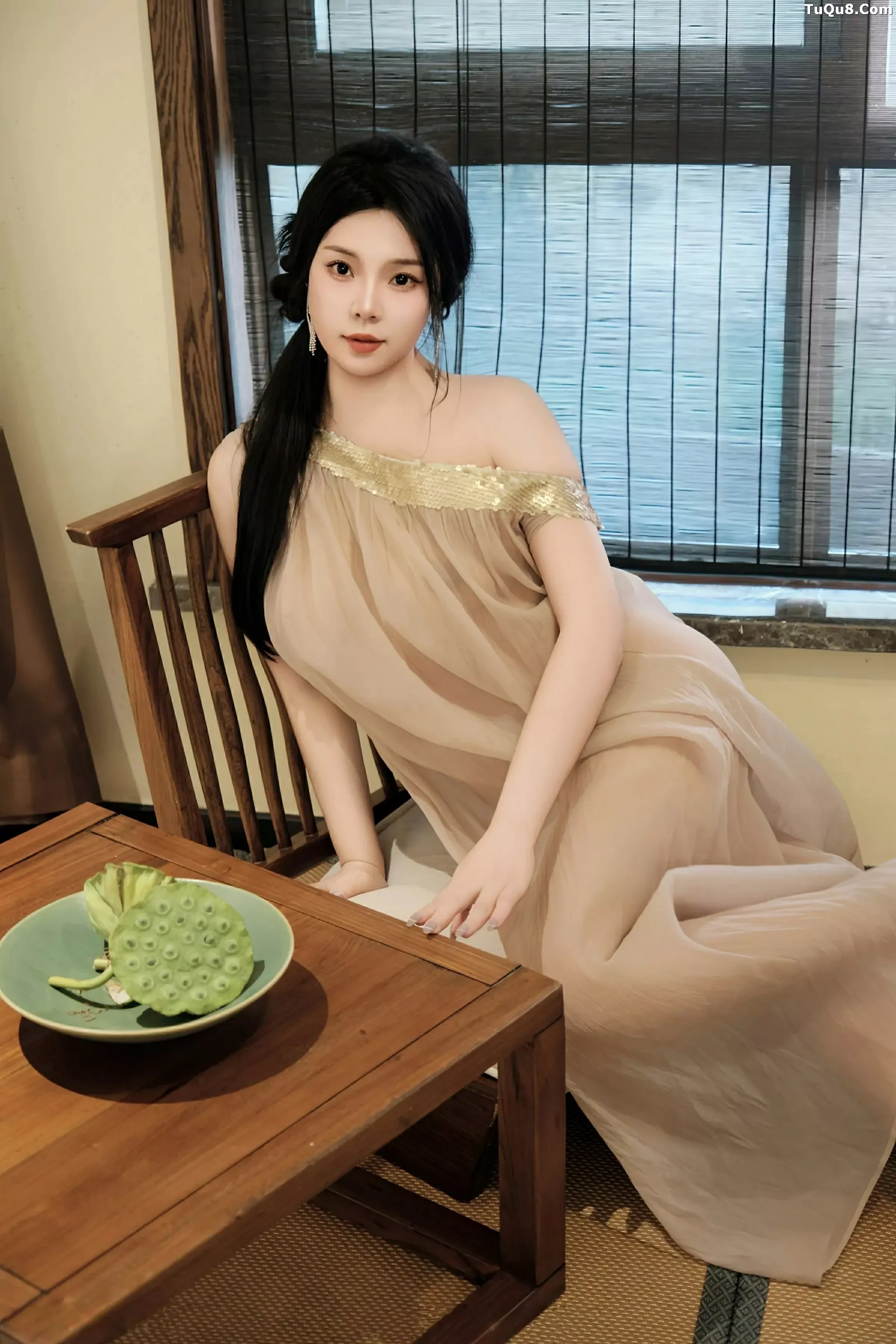 [[XiuRen秀人网]秀人网]No.10500_模特麦田私房性感透视薄纱连衣长裙半脱秀丰乳肥臀惹火诱惑写真50P