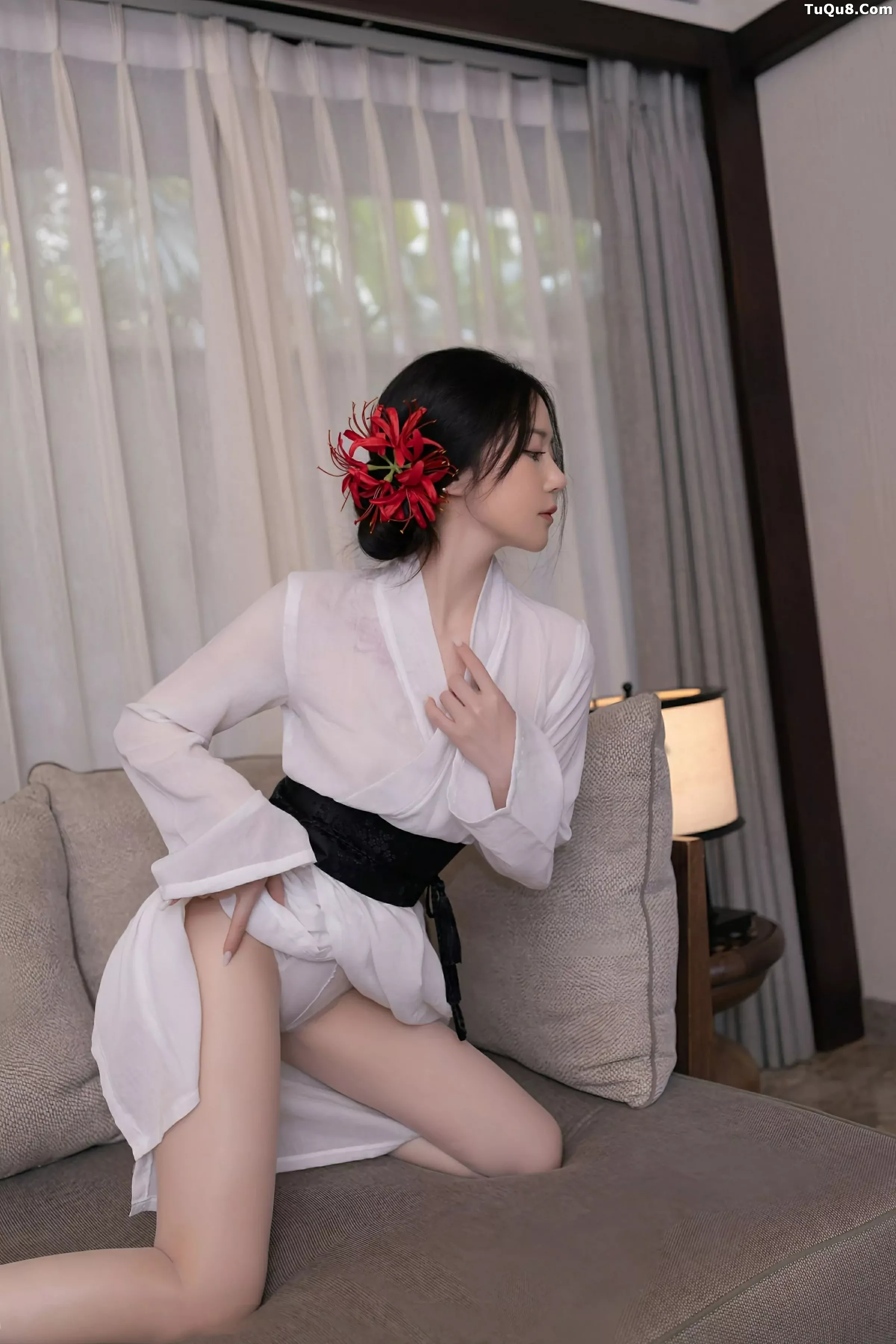 [[XiuRen秀人网]秀人网]No.10514_模特鱼子酱Fish性感白色薄透服饰配白色丝袜秀曼妙身材诱惑写真80P