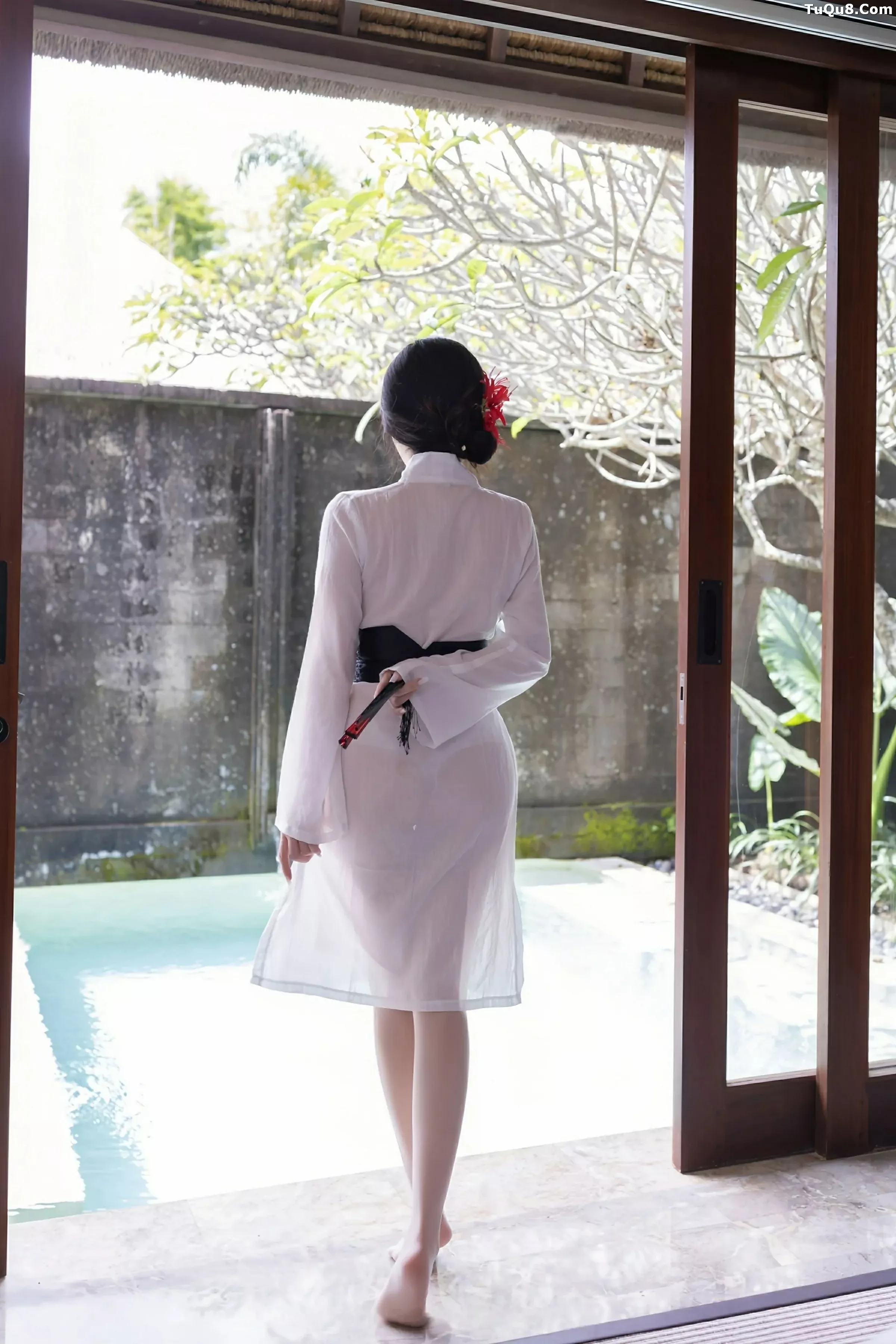 [[XiuRen秀人网]秀人网]No.10514_模特鱼子酱Fish性感白色薄透服饰配白色丝袜秀曼妙身材诱惑写真80P