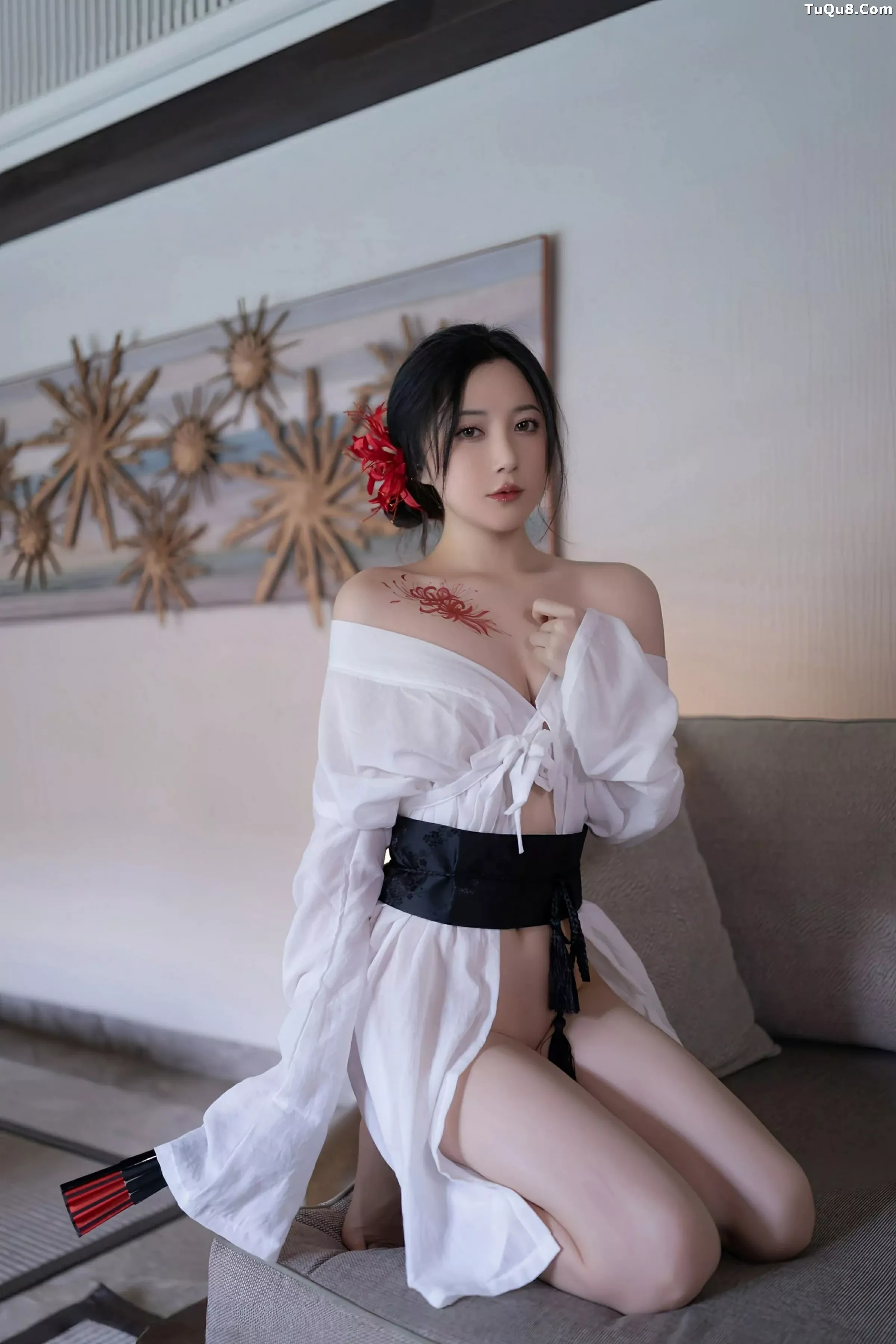 [[XiuRen秀人网]秀人网]No.10514_模特鱼子酱Fish性感白色薄透服饰配白色丝袜秀曼妙身材诱惑写真80P