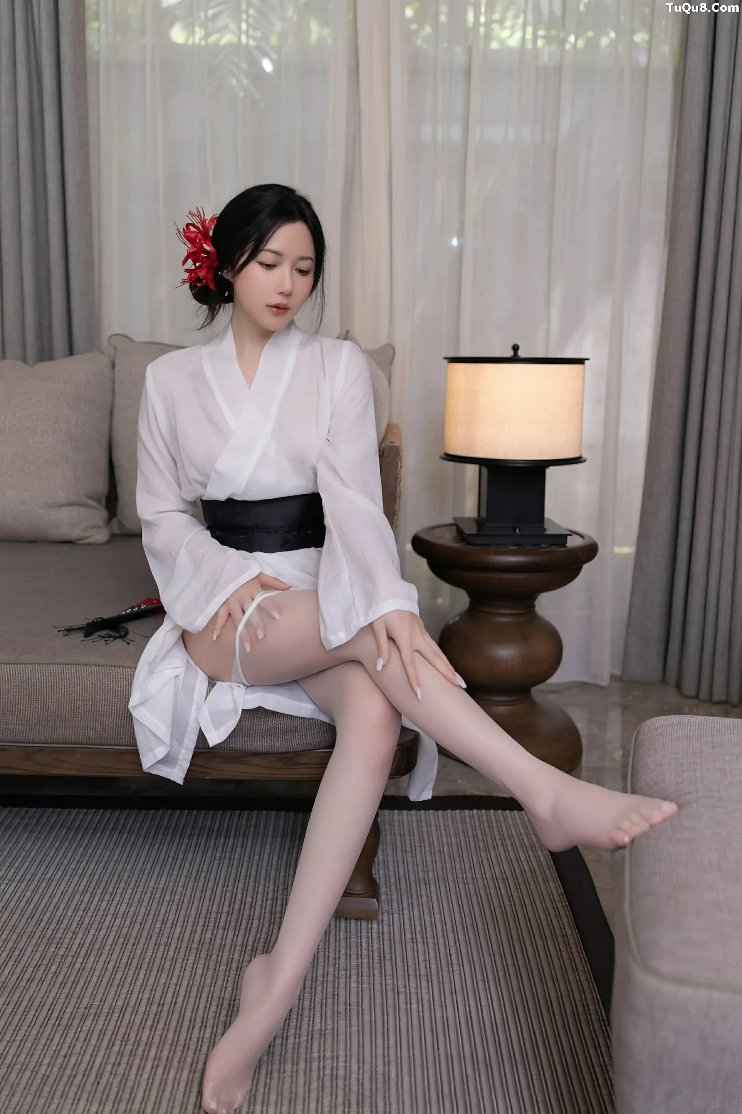 [[XiuRen秀人网]秀人网]No.10514_模特鱼子酱Fish性感白色薄透服饰配白色丝袜秀曼妙身材诱惑写真80P