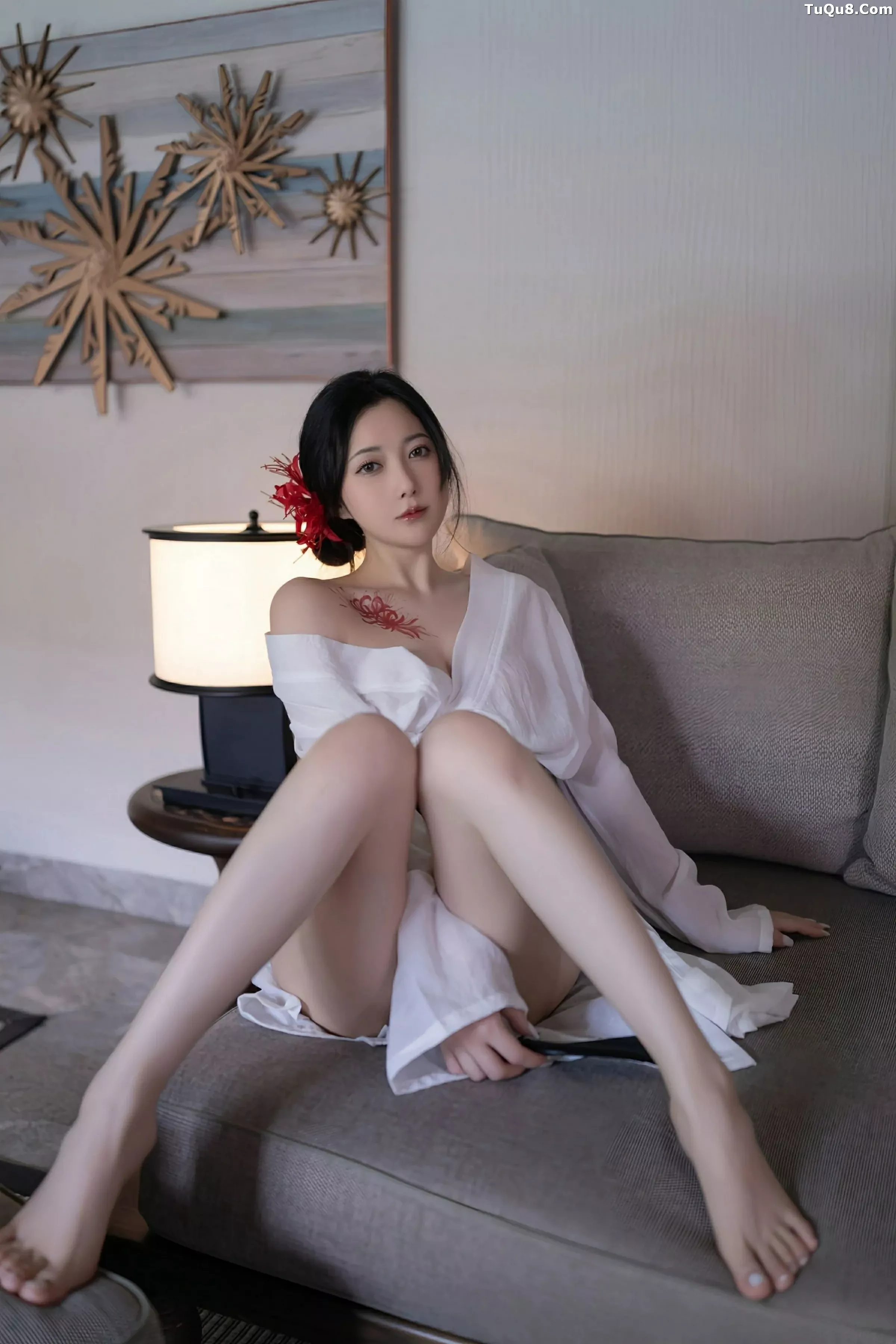 [[XiuRen秀人网]秀人网]No.10514_模特鱼子酱Fish性感白色薄透服饰配白色丝袜秀曼妙身材诱惑写真80P