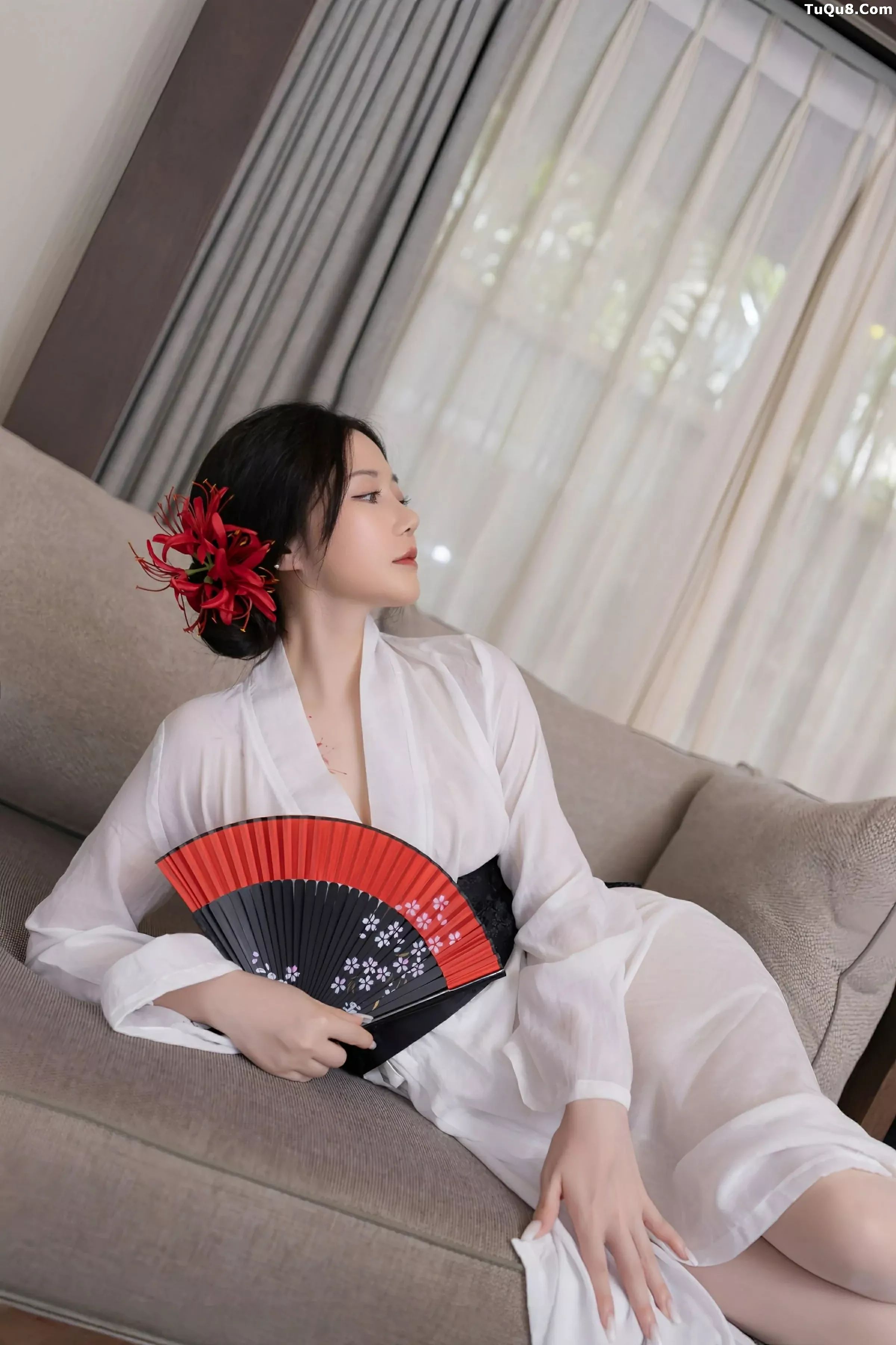 [[XiuRen秀人网]秀人网]No.10514_模特鱼子酱Fish性感白色薄透服饰配白色丝袜秀曼妙身材诱惑写真80P