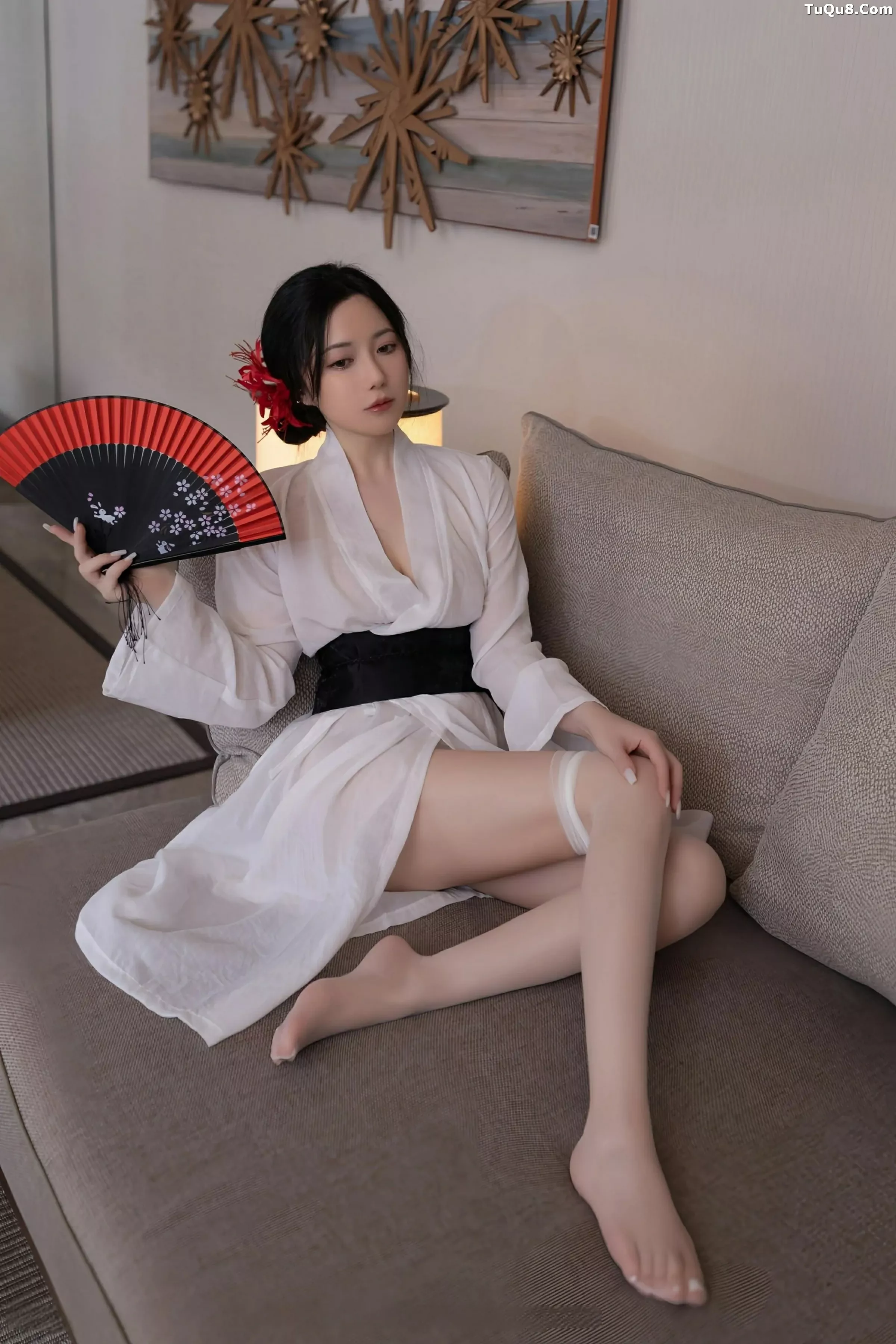 [[XiuRen秀人网]秀人网]No.10514_模特鱼子酱Fish性感白色薄透服饰配白色丝袜秀曼妙身材诱惑写真80P