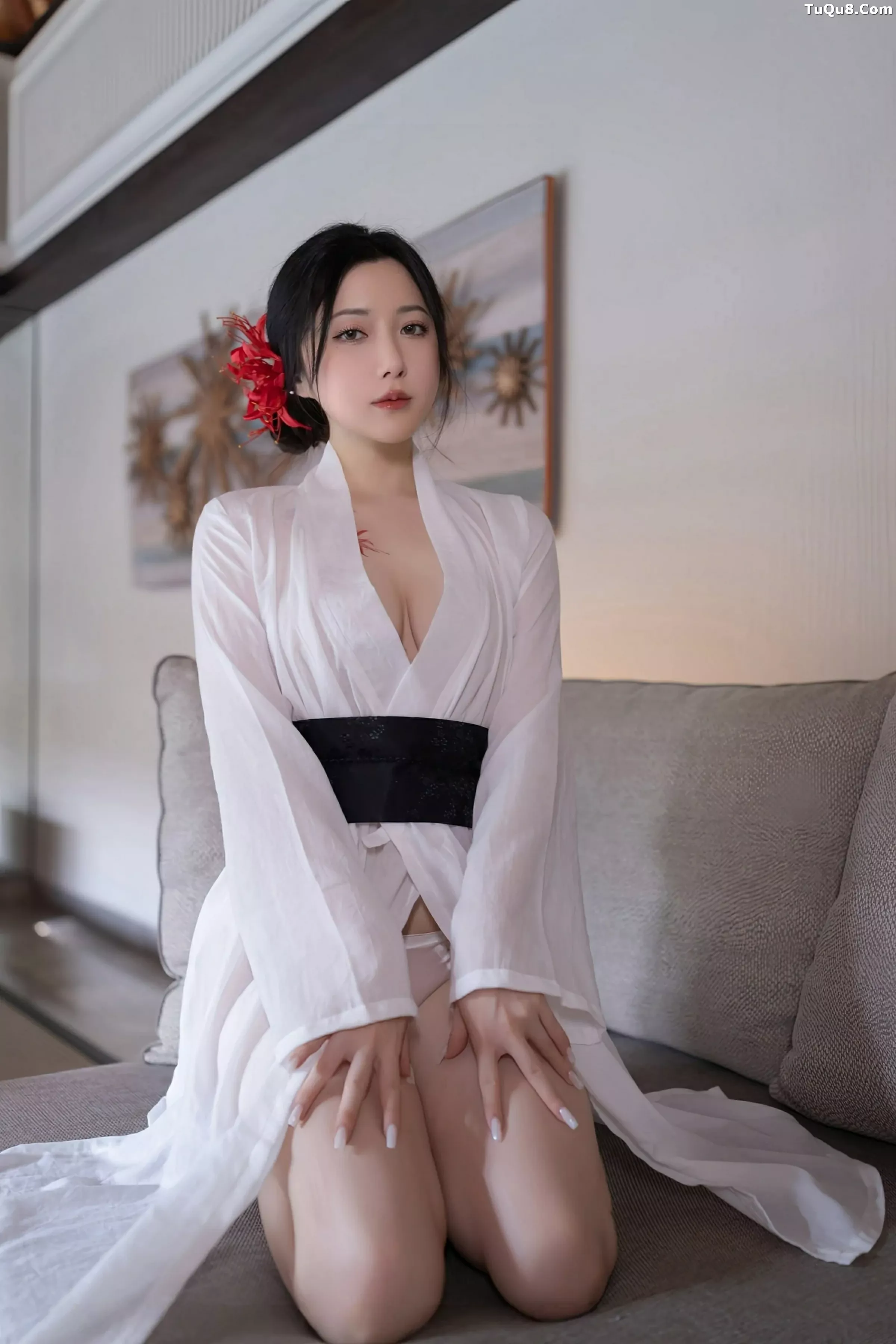 [[XiuRen秀人网]秀人网]No.10514_模特鱼子酱Fish性感白色薄透服饰配白色丝袜秀曼妙身材诱惑写真80P