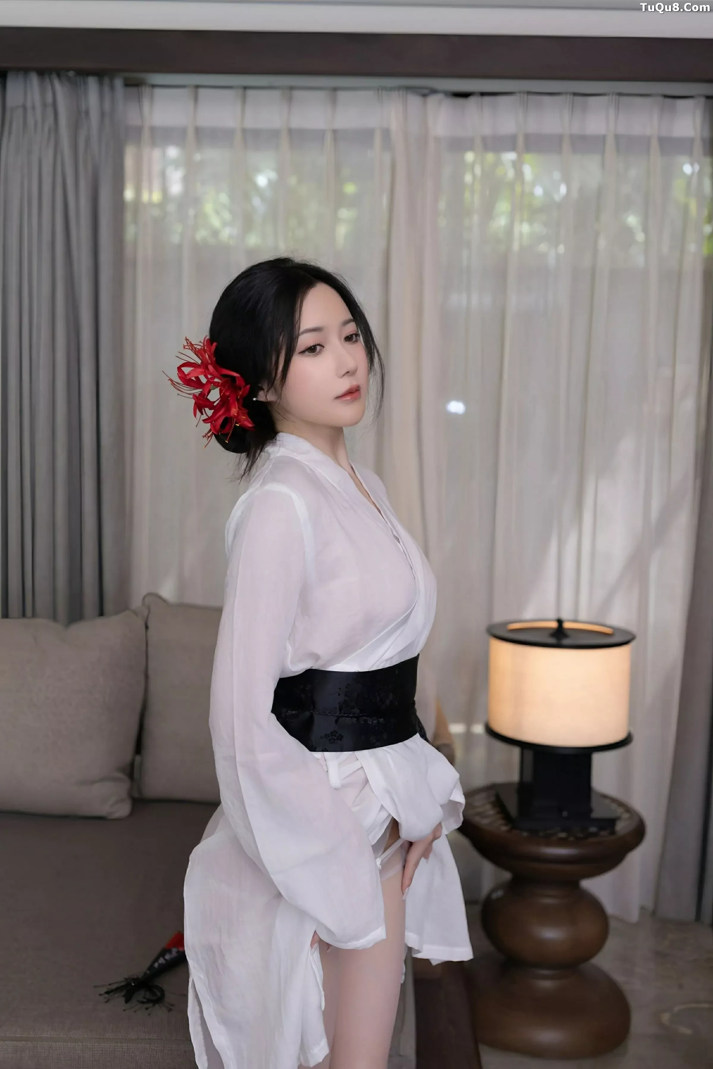 [[XiuRen秀人网]秀人网]No.10514_模特鱼子酱Fish性感白色薄透服饰配白色丝袜秀曼妙身材诱惑写真80P