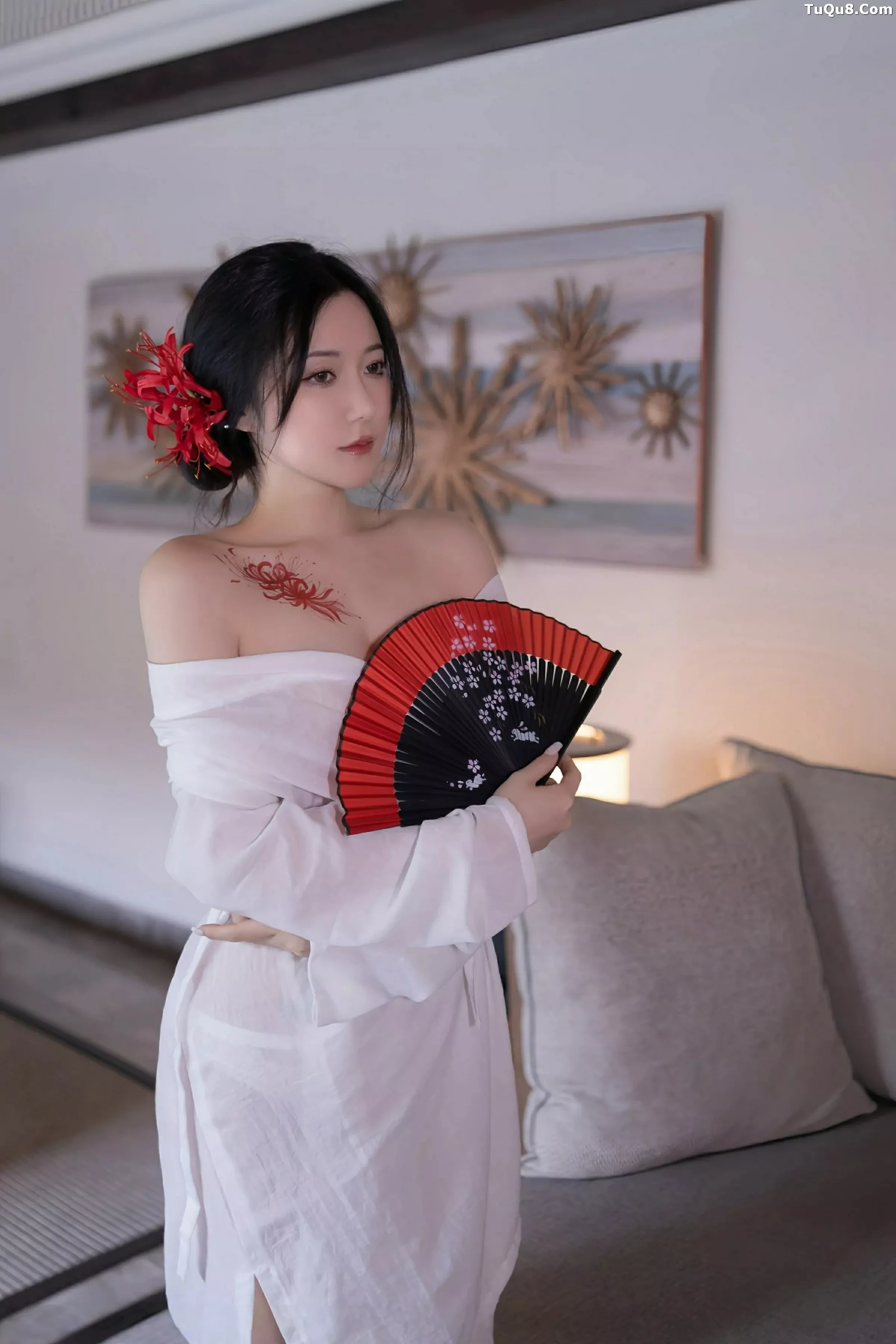 [[XiuRen秀人网]秀人网]No.10514_模特鱼子酱Fish性感白色薄透服饰配白色丝袜秀曼妙身材诱惑写真80P