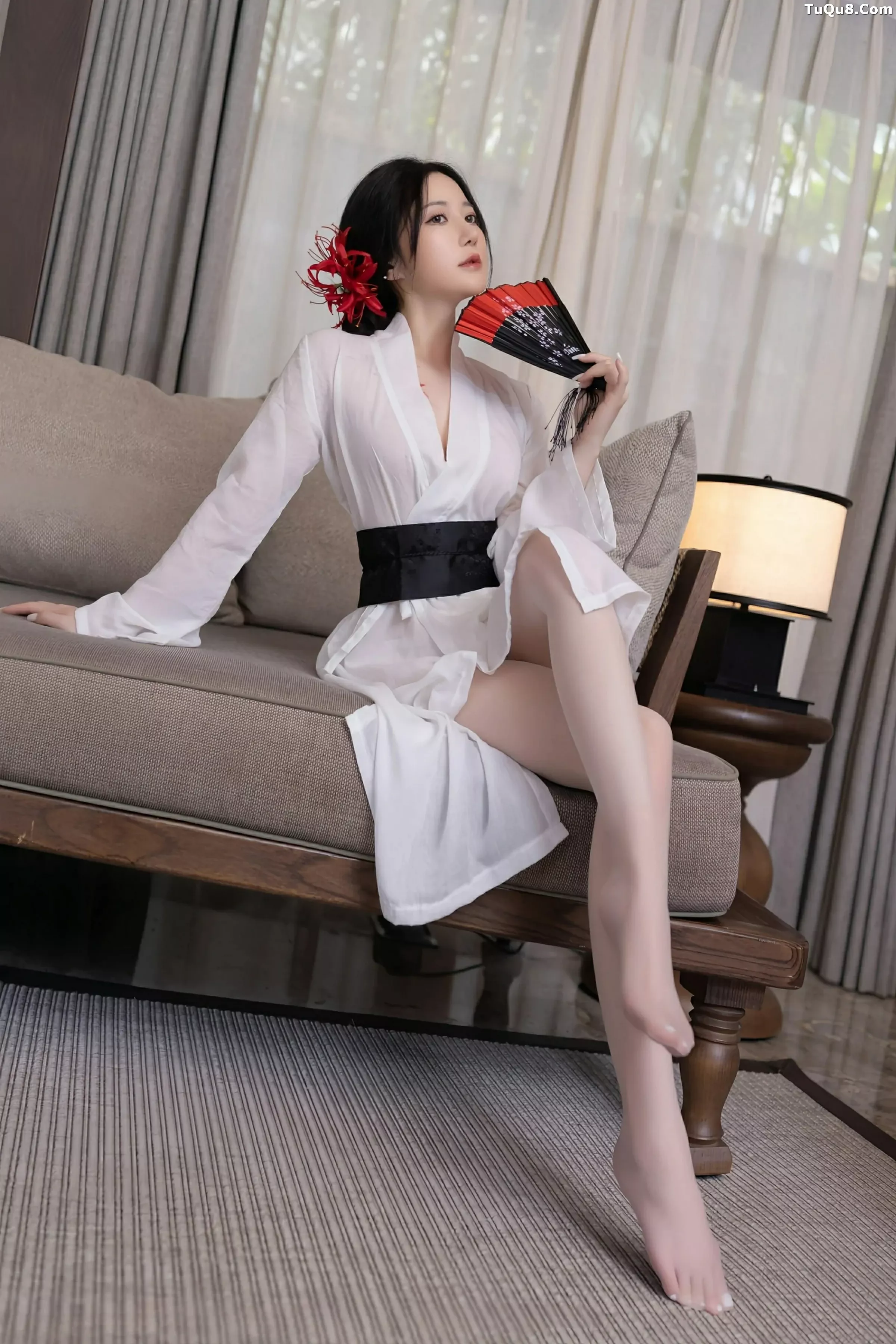 [[XiuRen秀人网]秀人网]No.10514_模特鱼子酱Fish性感白色薄透服饰配白色丝袜秀曼妙身材诱惑写真80P