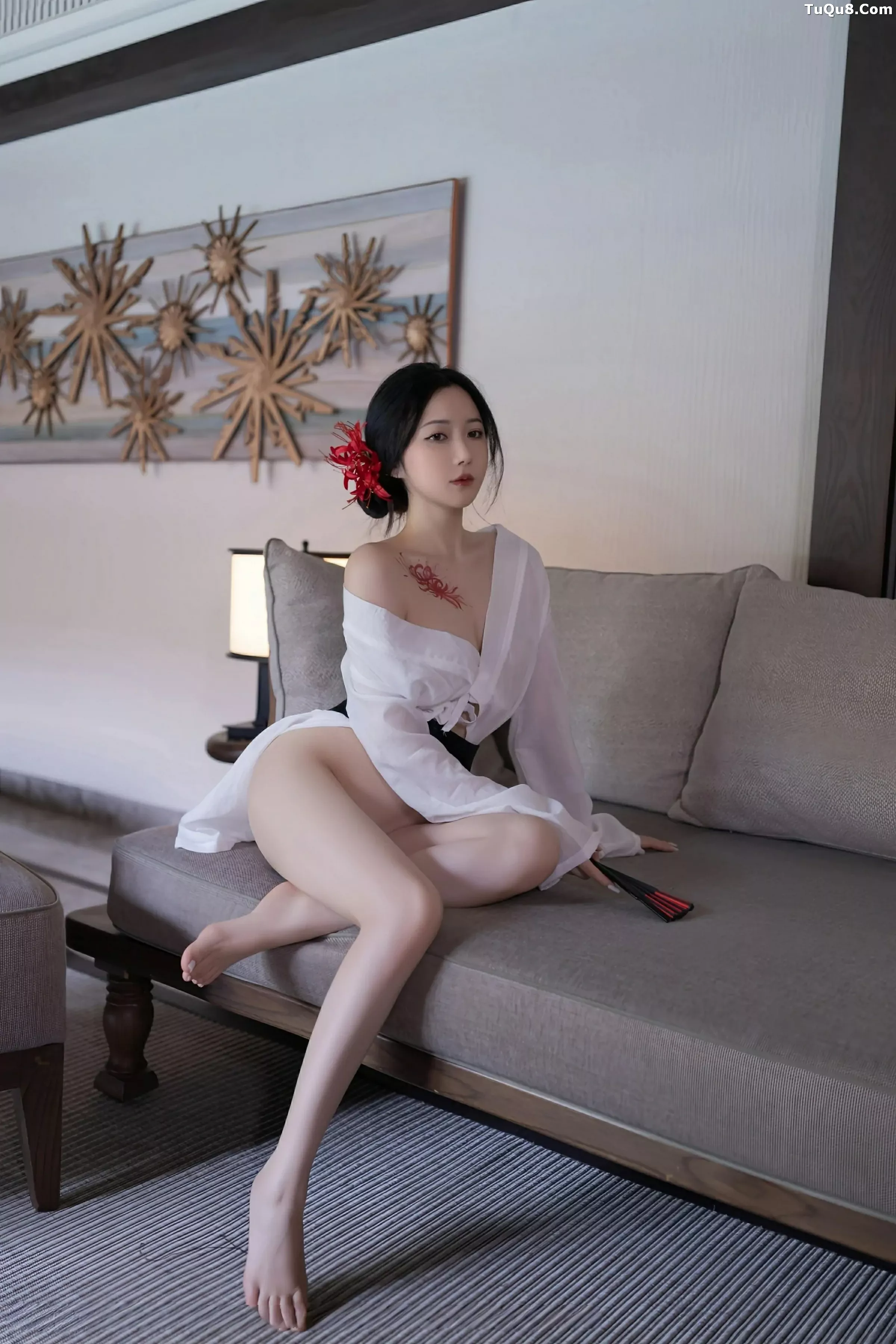 [[XiuRen秀人网]秀人网]No.10514_模特鱼子酱Fish性感白色薄透服饰配白色丝袜秀曼妙身材诱惑写真80P