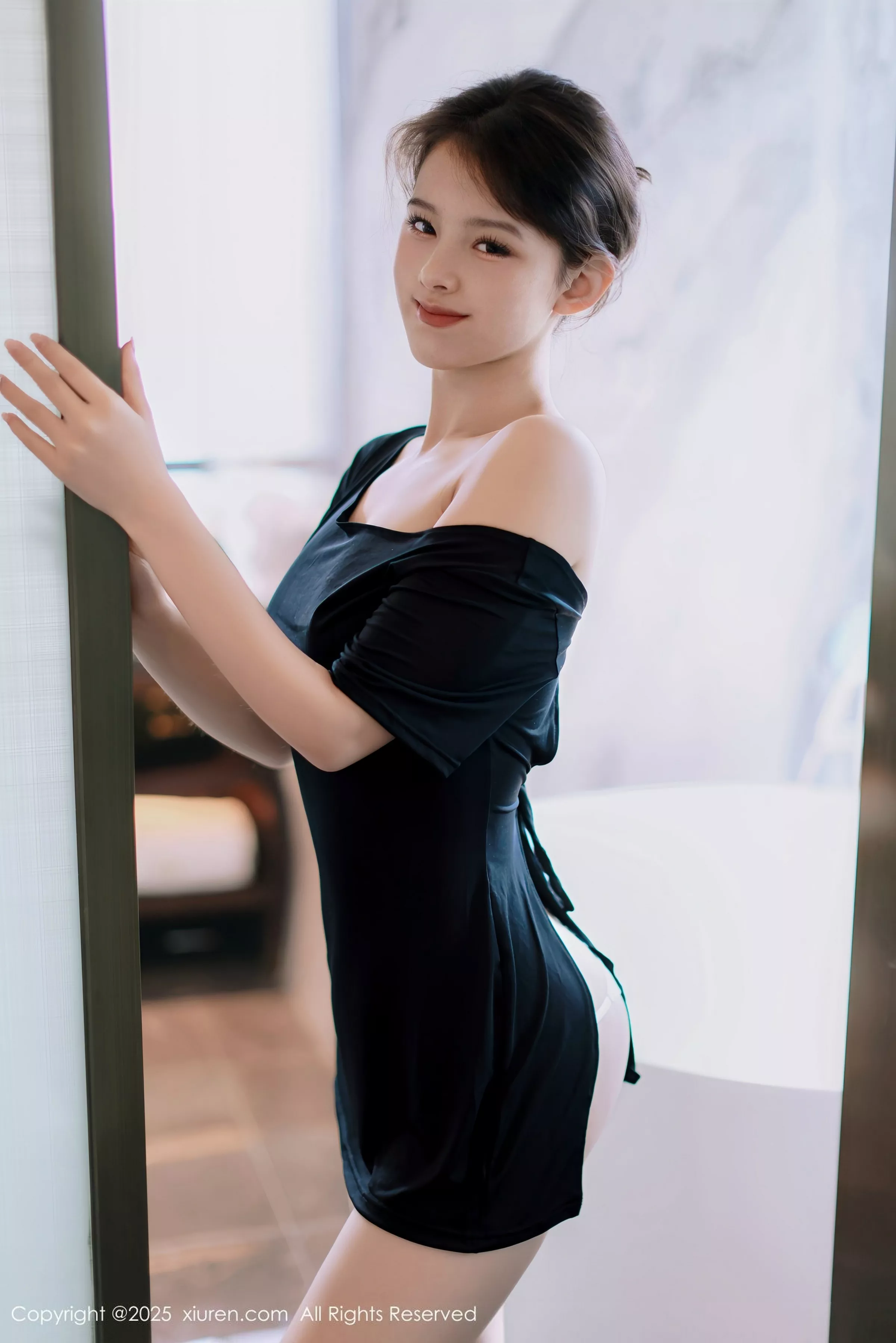 [[XiuRen秀人网]秀人网]No.10426_模特小橘子orange性感黑色连衣短裙露丁字裤秀曼妙身姿诱惑写真86P
