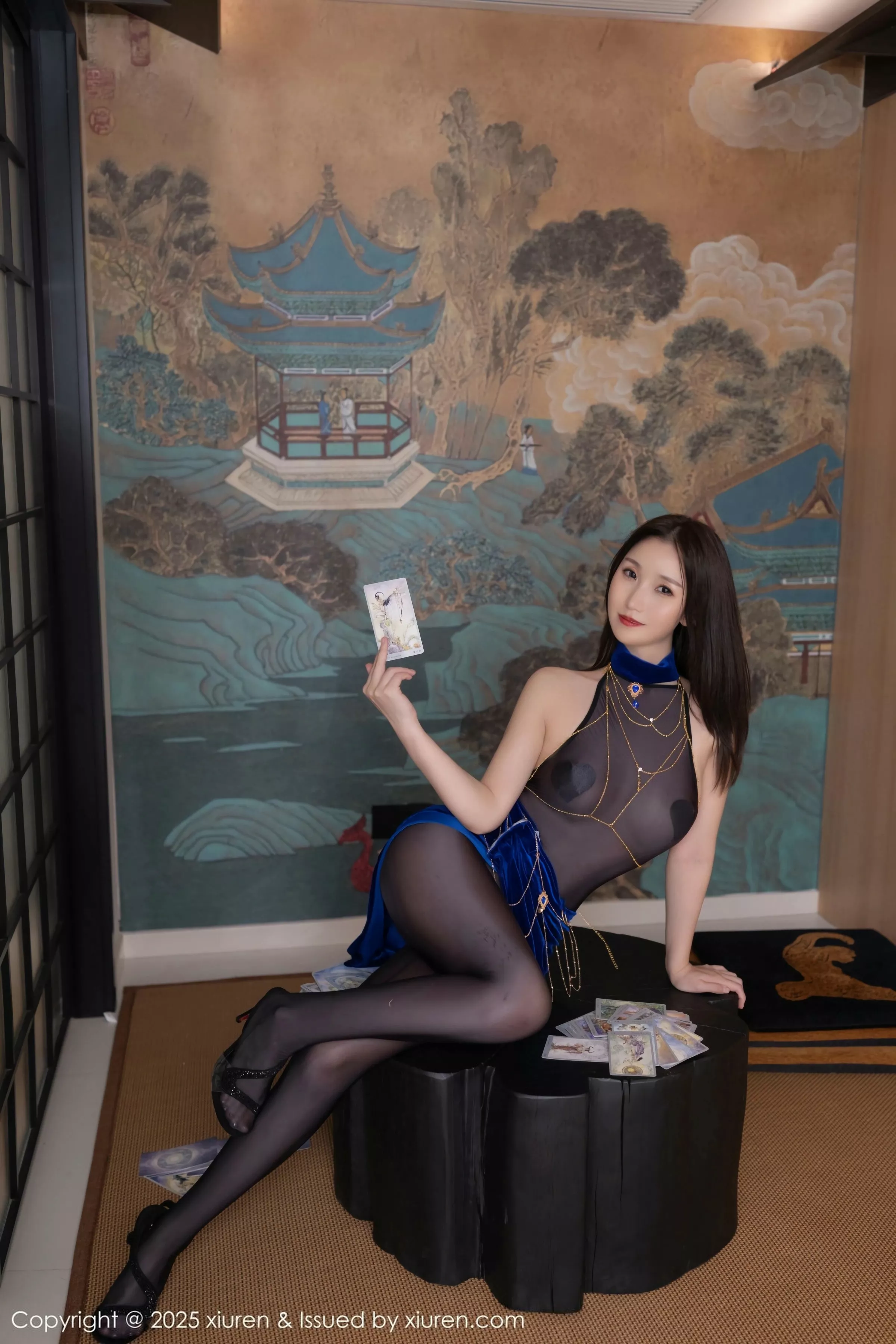 [[XiuRen秀人网]秀人网]No.10529_模特杏子Yada女巫扮演性感连体薄透黑丝秀曼妙身姿诱惑写真82P