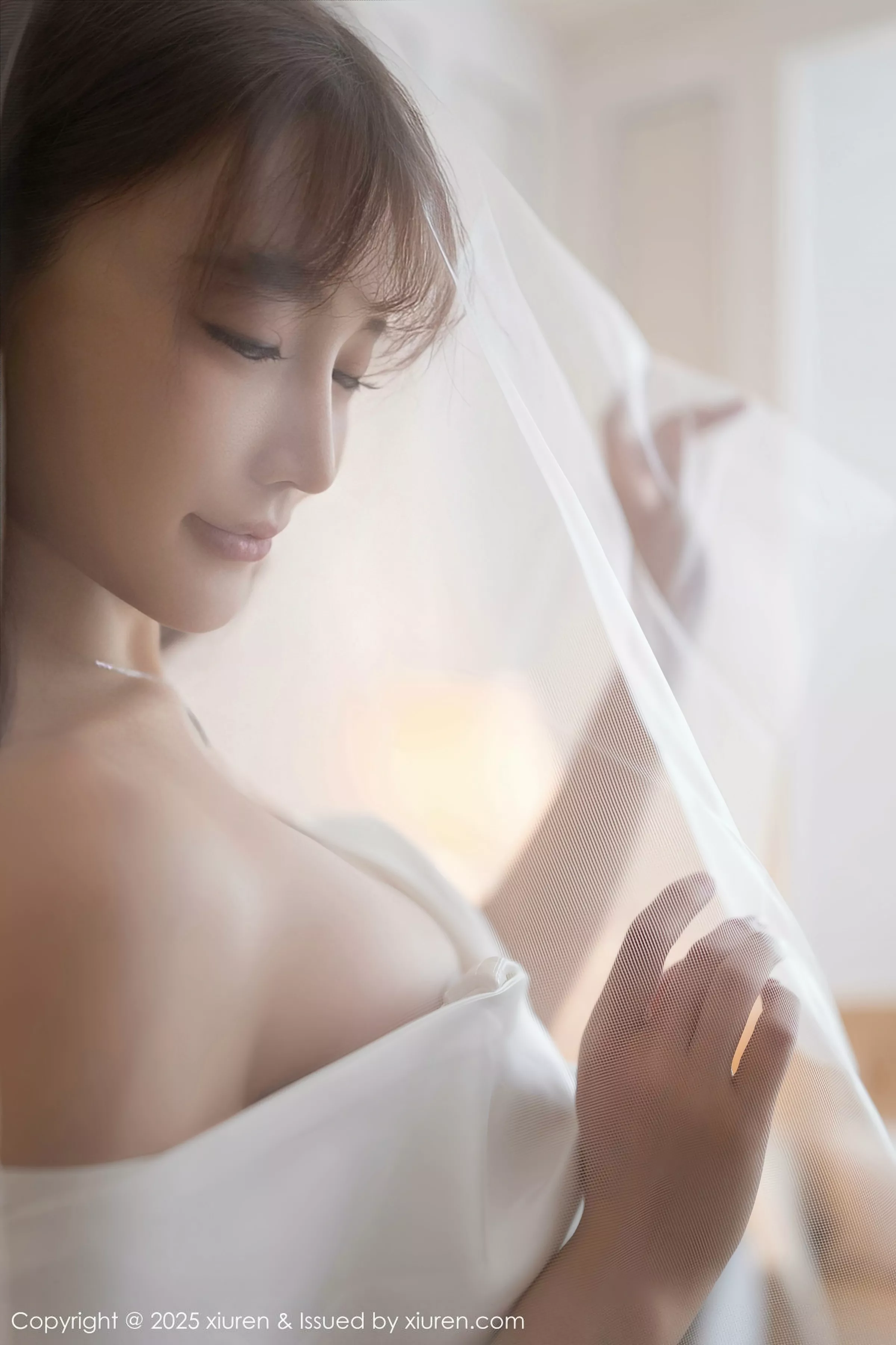 [[XiuRen秀人网]秀人网]No.10535_模特陆萱萱性感白色蕾丝情趣婚纱配肉丝吊袜秀柔美身姿诱惑写真80P