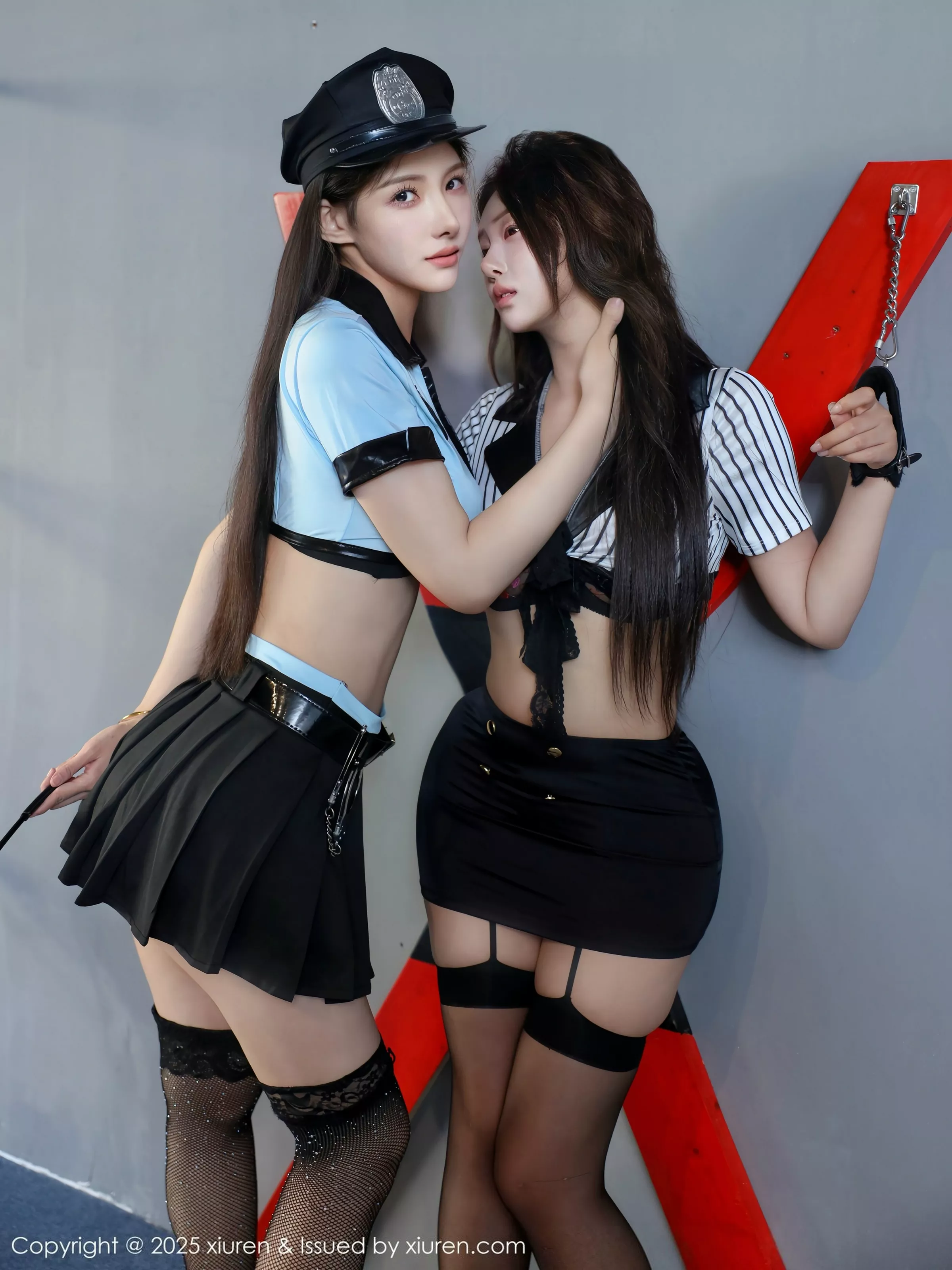 [[XiuRen秀人网]秀人网]No.10541_模特梨霜儿性感COS女战警制服露黑色内衣秀凹凸身材诱惑写真80P