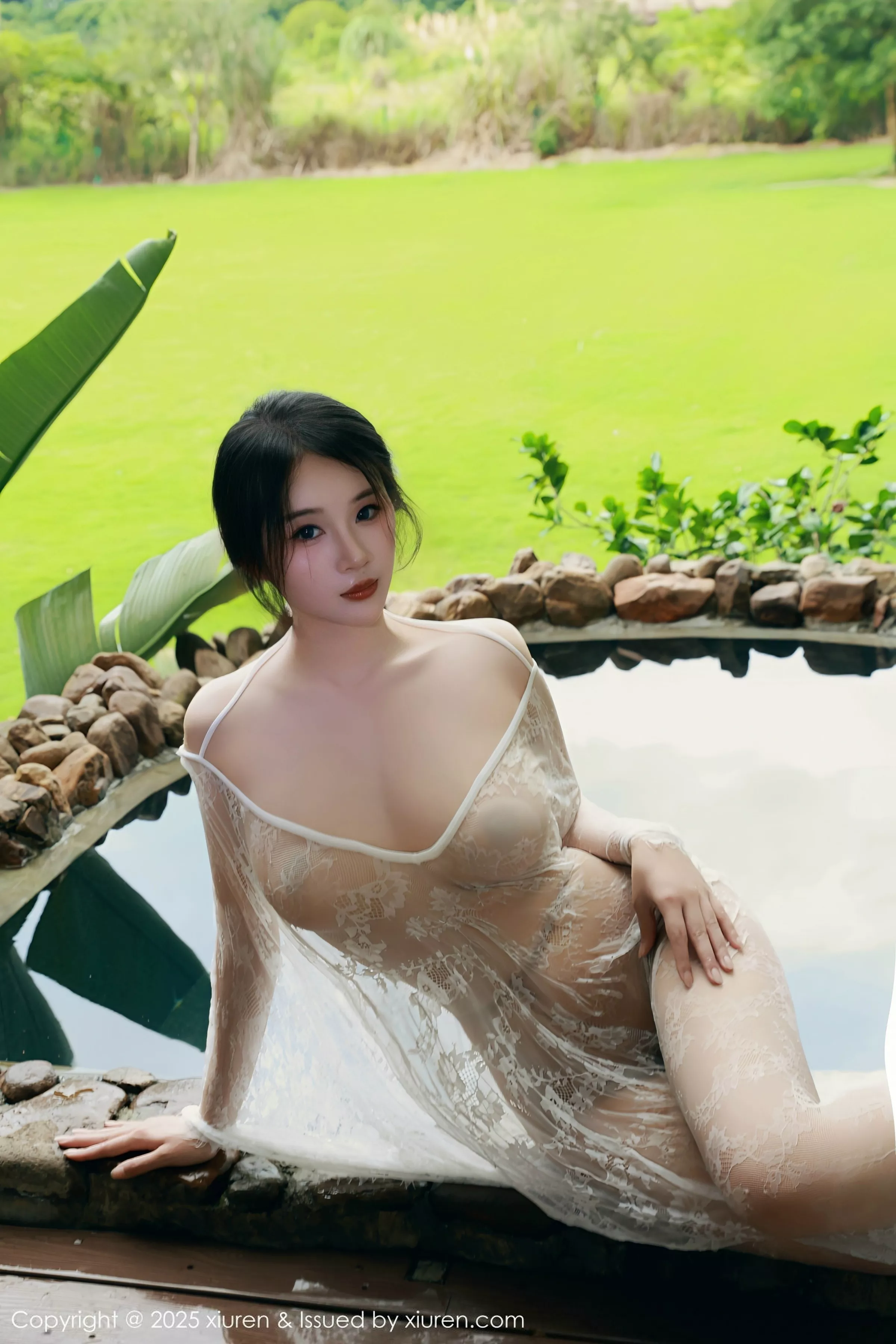 [[XiuRen秀人网]秀人网]No.10538_模特南乔性感浅绿色旗袍服饰配超薄无内肉丝秀完美身材诱惑写真84P