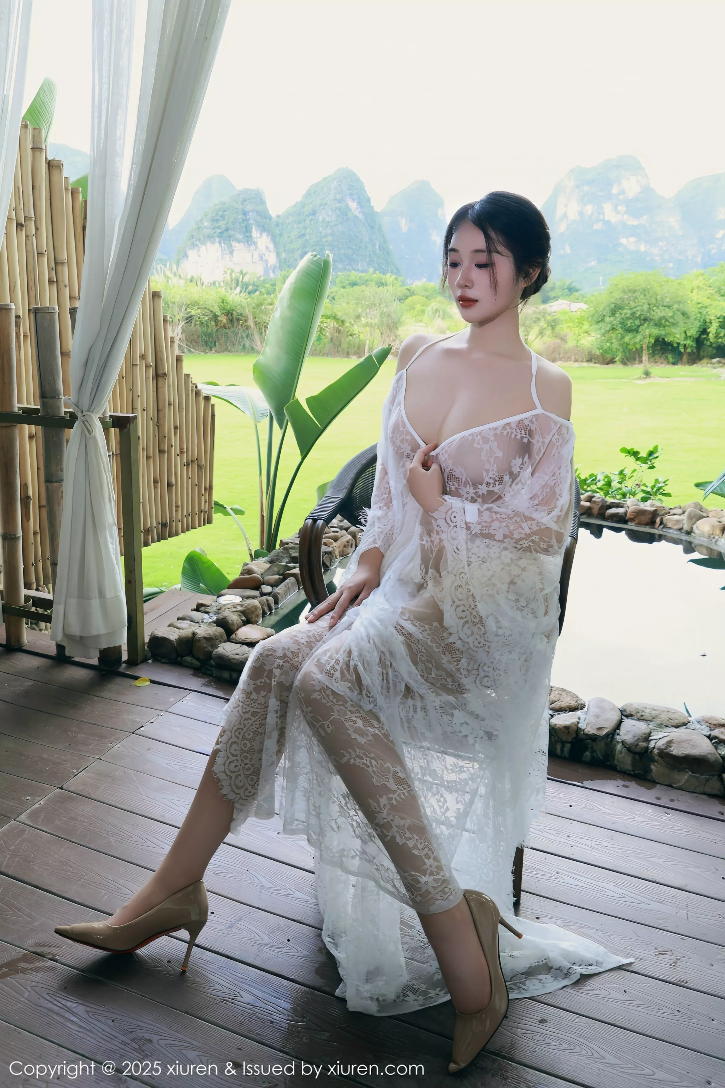 [[XiuRen秀人网]秀人网]No.10538_模特南乔性感浅绿色旗袍服饰配超薄无内肉丝秀完美身材诱惑写真84P