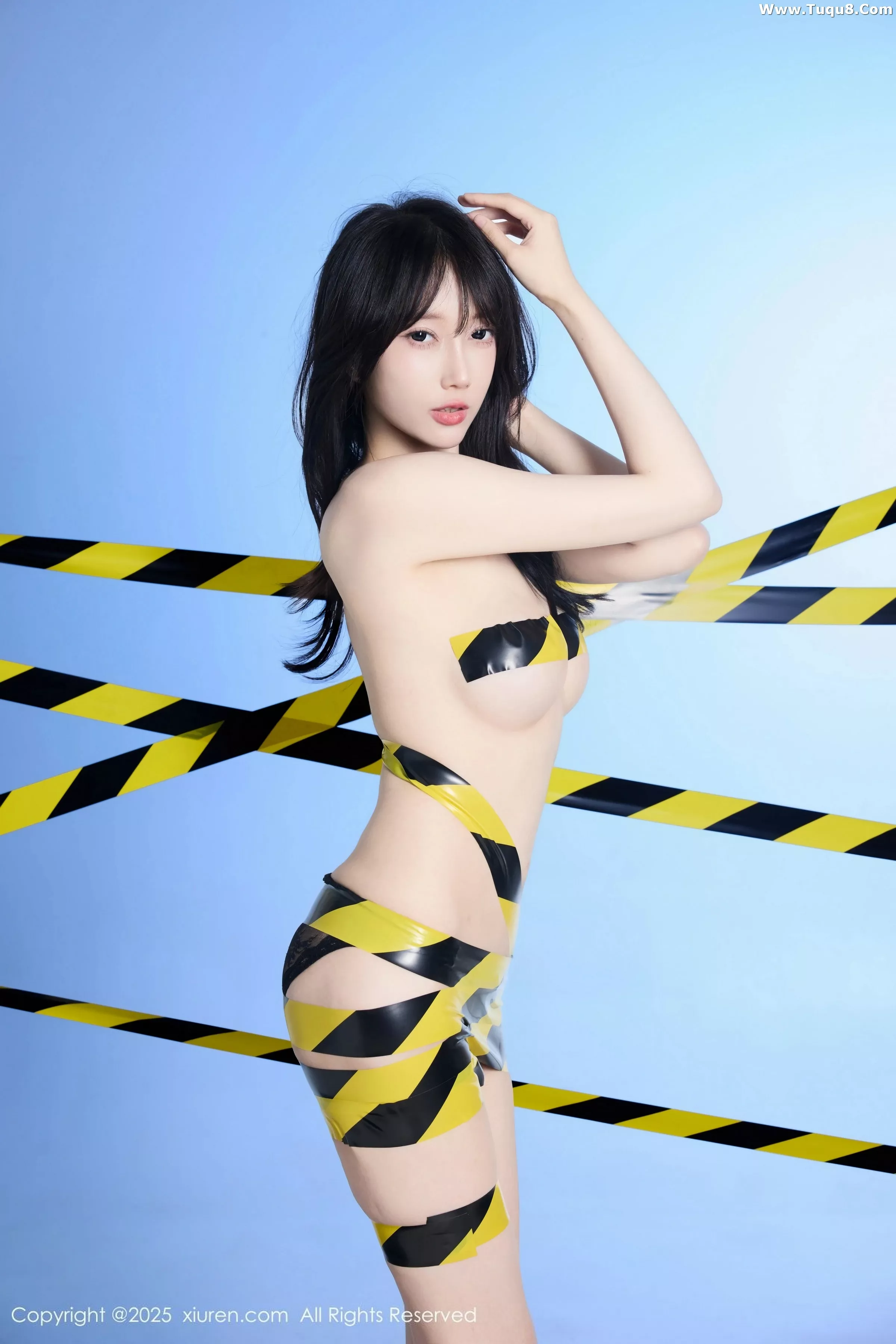 [[XiuRen秀人网]秀人网]No.10544_模特玥儿玥er性感制服配草莓黑丝+胶带裹身秀曼妙身姿诱惑写真68P