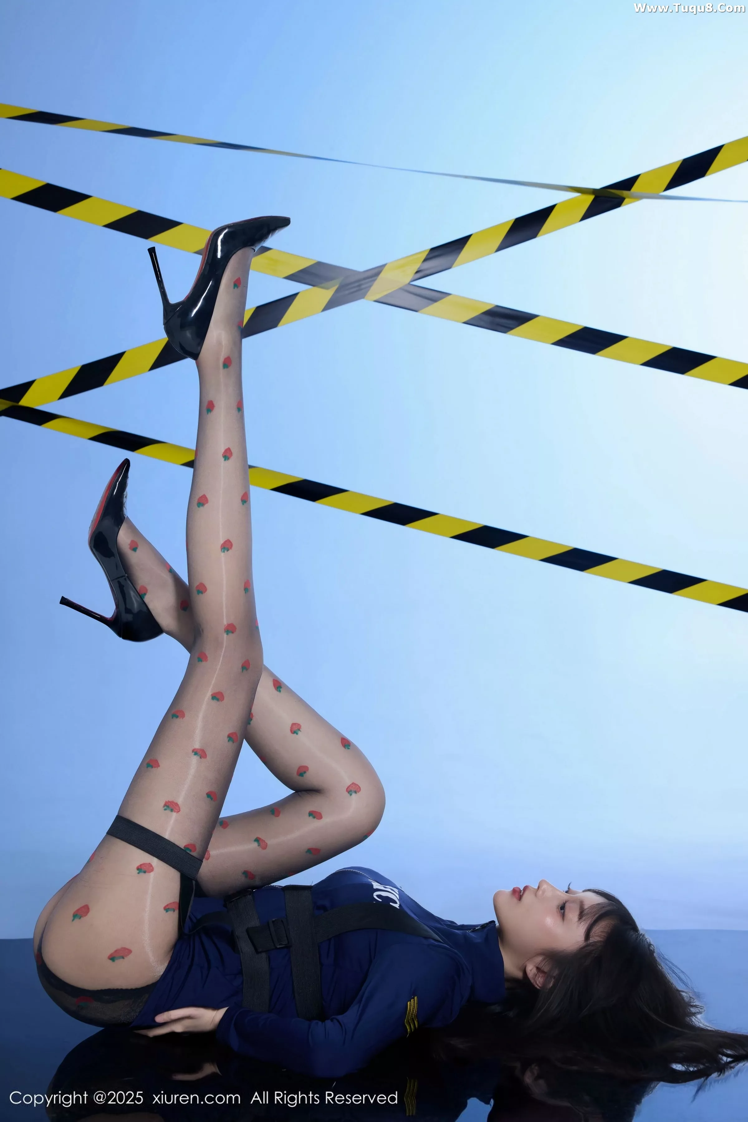 [[XiuRen秀人网]秀人网]No.10544_模特玥儿玥er性感制服配草莓黑丝+胶带裹身秀曼妙身姿诱惑写真68P