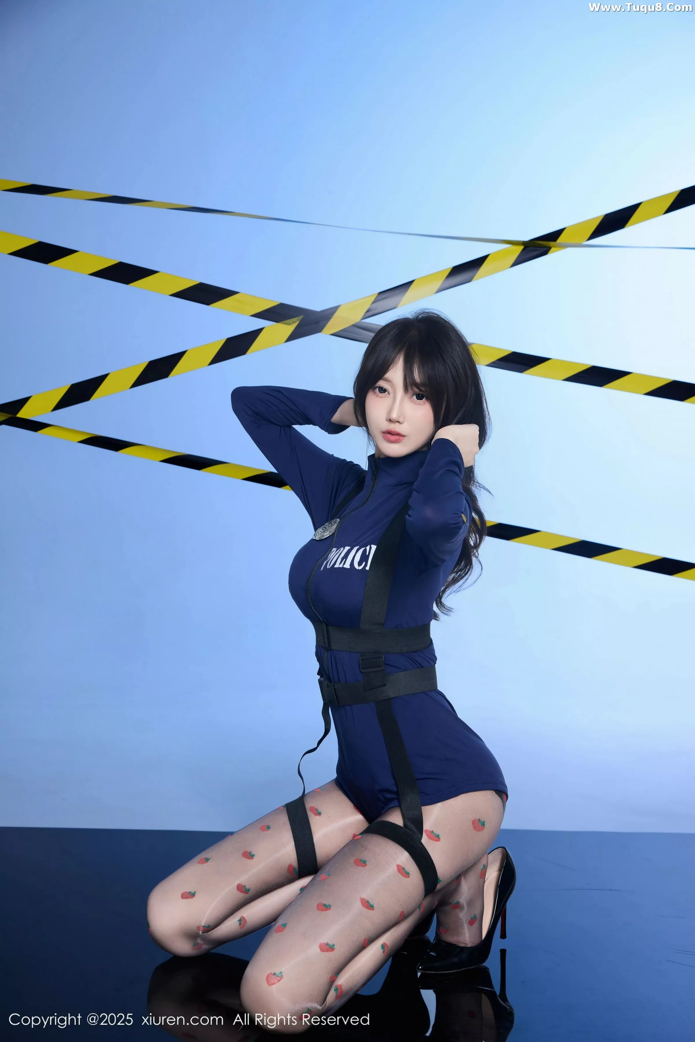 [[XiuRen秀人网]秀人网]No.10544_模特玥儿玥er性感制服配草莓黑丝+胶带裹身秀曼妙身姿诱惑写真68P