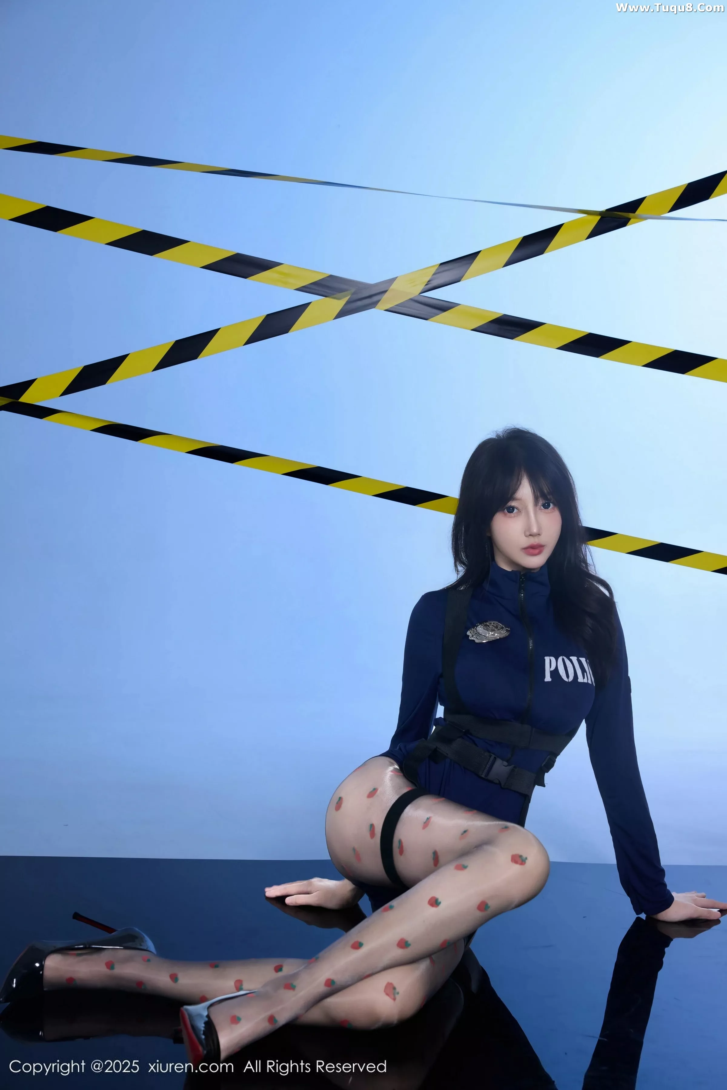 [[XiuRen秀人网]秀人网]No.10544_模特玥儿玥er性感制服配草莓黑丝+胶带裹身秀曼妙身姿诱惑写真68P