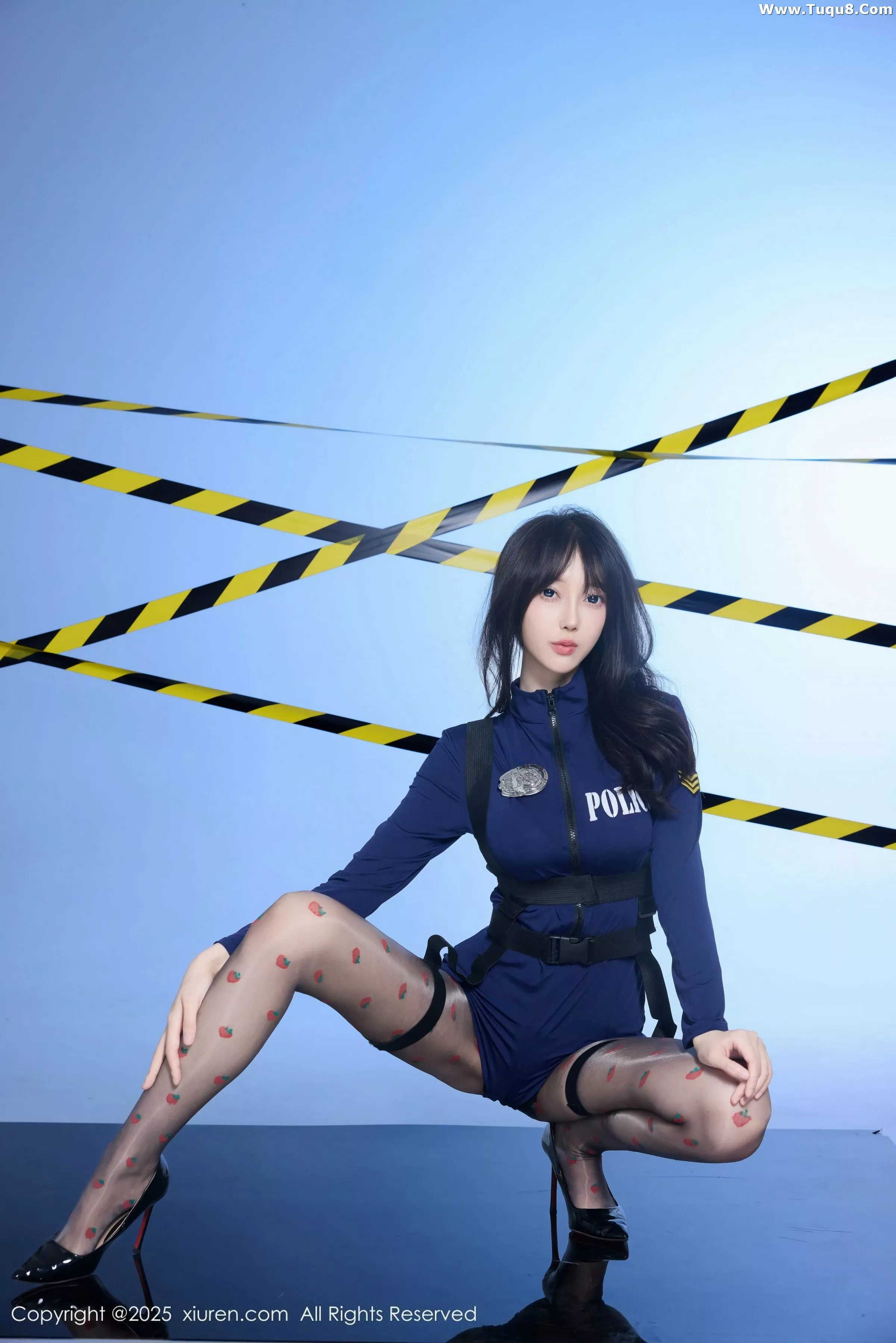 [[XiuRen秀人网]秀人网]No.10544_模特玥儿玥er性感制服配草莓黑丝+胶带裹身秀曼妙身姿诱惑写真68P