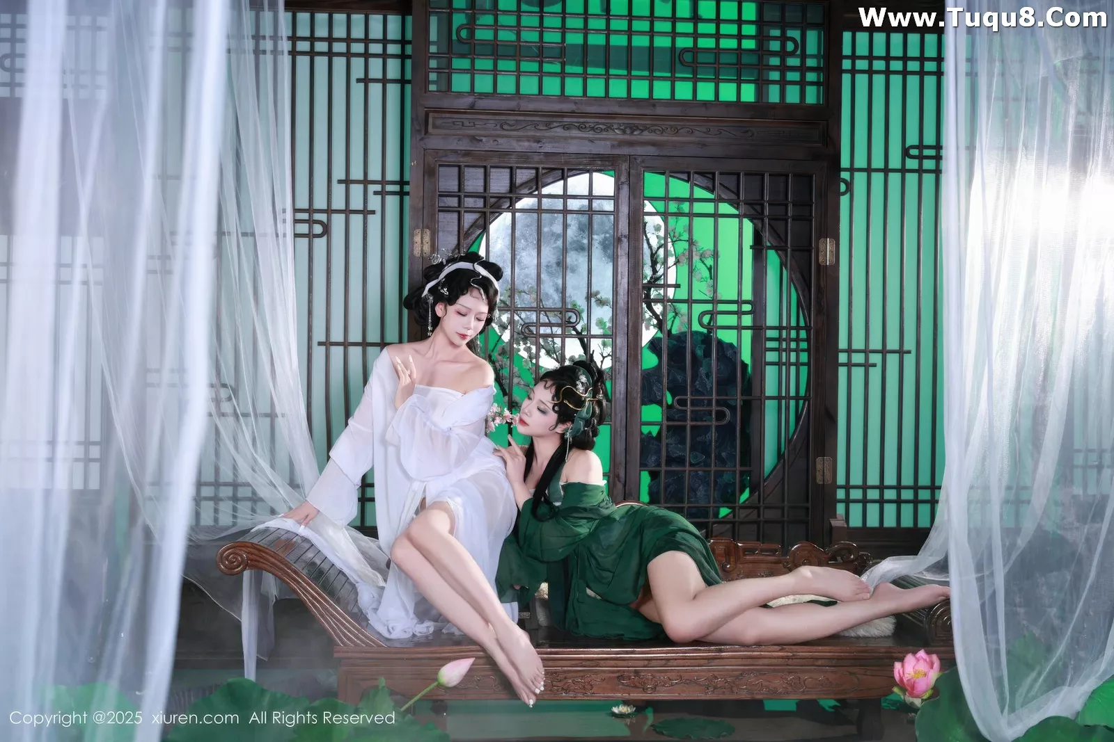 [[XiuRen秀人网]秀人网]No.10561_模特南乔古风场景青蛇装扮性感低胸服饰秀完美身材诱惑写真88P