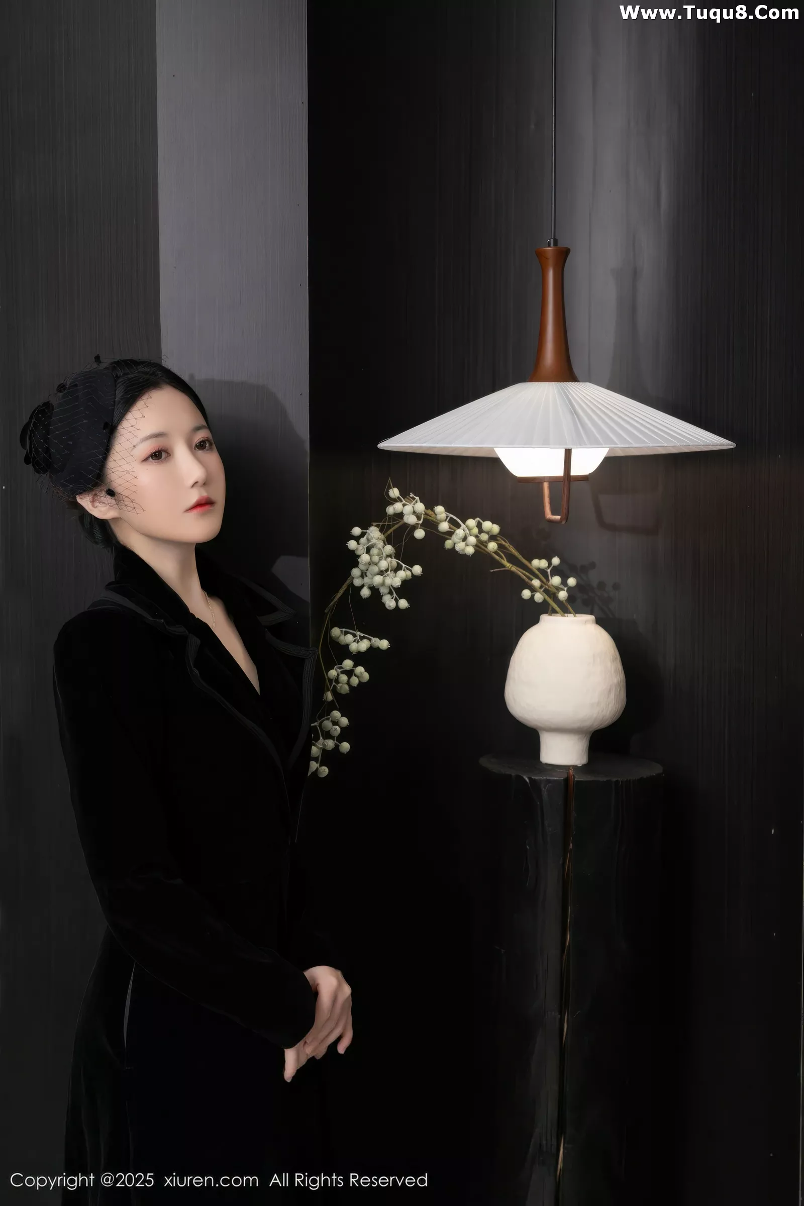 [[XiuRen秀人网]秀人网]No.10564_模特鱼子酱Fish性感黑色情趣内衣配黑丝吊袜秀曼妙身姿诱惑写真80P