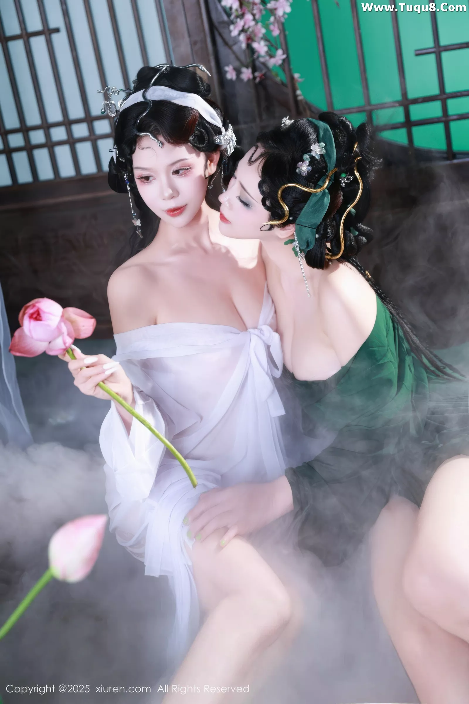 [[XiuRen秀人网]秀人网]No.10561_模特南乔古风场景青蛇装扮性感低胸服饰秀完美身材诱惑写真88P