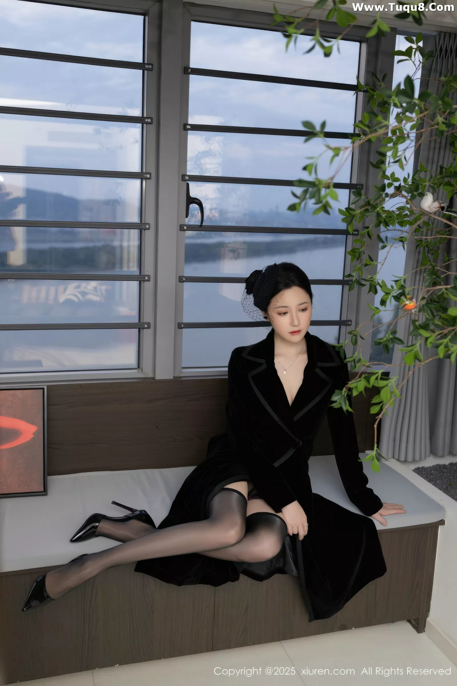 [[XiuRen秀人网]秀人网]No.10564_模特鱼子酱Fish性感黑色情趣内衣配黑丝吊袜秀曼妙身姿诱惑写真80P