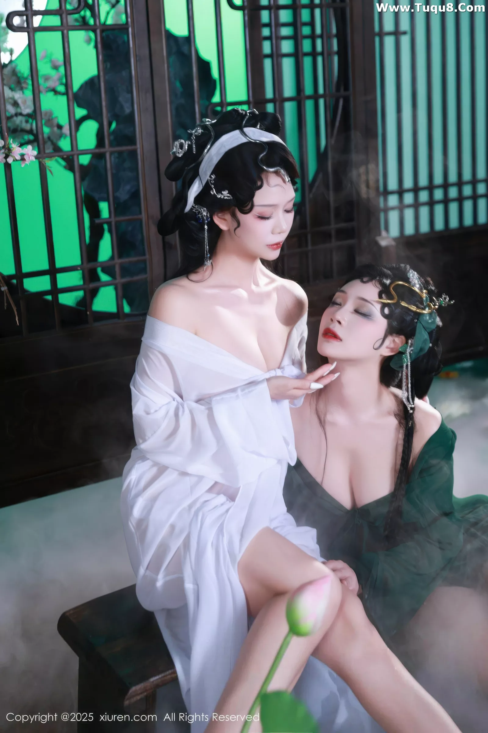 [[XiuRen秀人网]秀人网]No.10561_模特南乔古风场景青蛇装扮性感低胸服饰秀完美身材诱惑写真88P