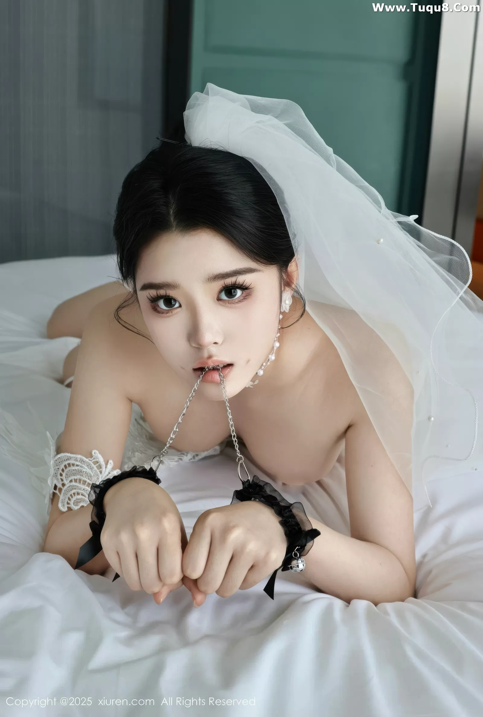 [[XiuRen秀人网]秀人网]No.10559_新人模特糯梨子性感白色情趣婚纱配白色丝袜秀曼妙身姿诱惑写真70P