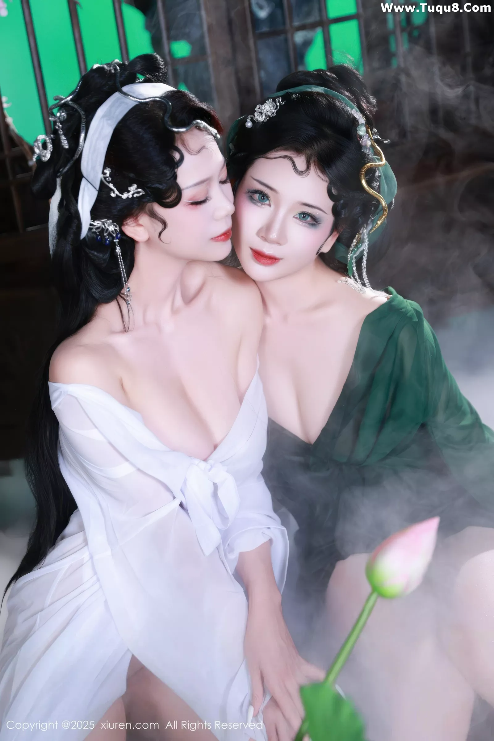 [[XiuRen秀人网]秀人网]No.10561_模特南乔古风场景青蛇装扮性感低胸服饰秀完美身材诱惑写真88P