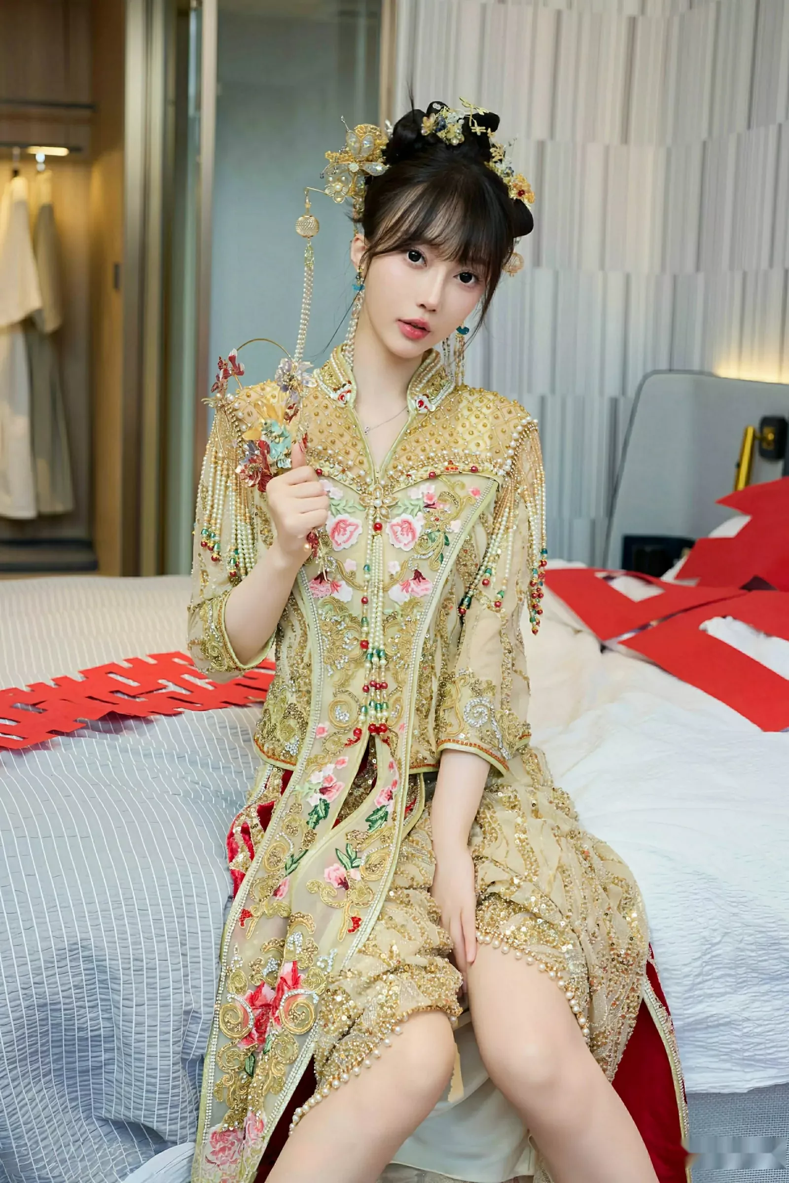 [[XiuRen秀人网]秀人网]No.10567_模特玥儿玥er性感红色蕾丝内衣配超薄肉丝秀完美身材诱惑写真72P