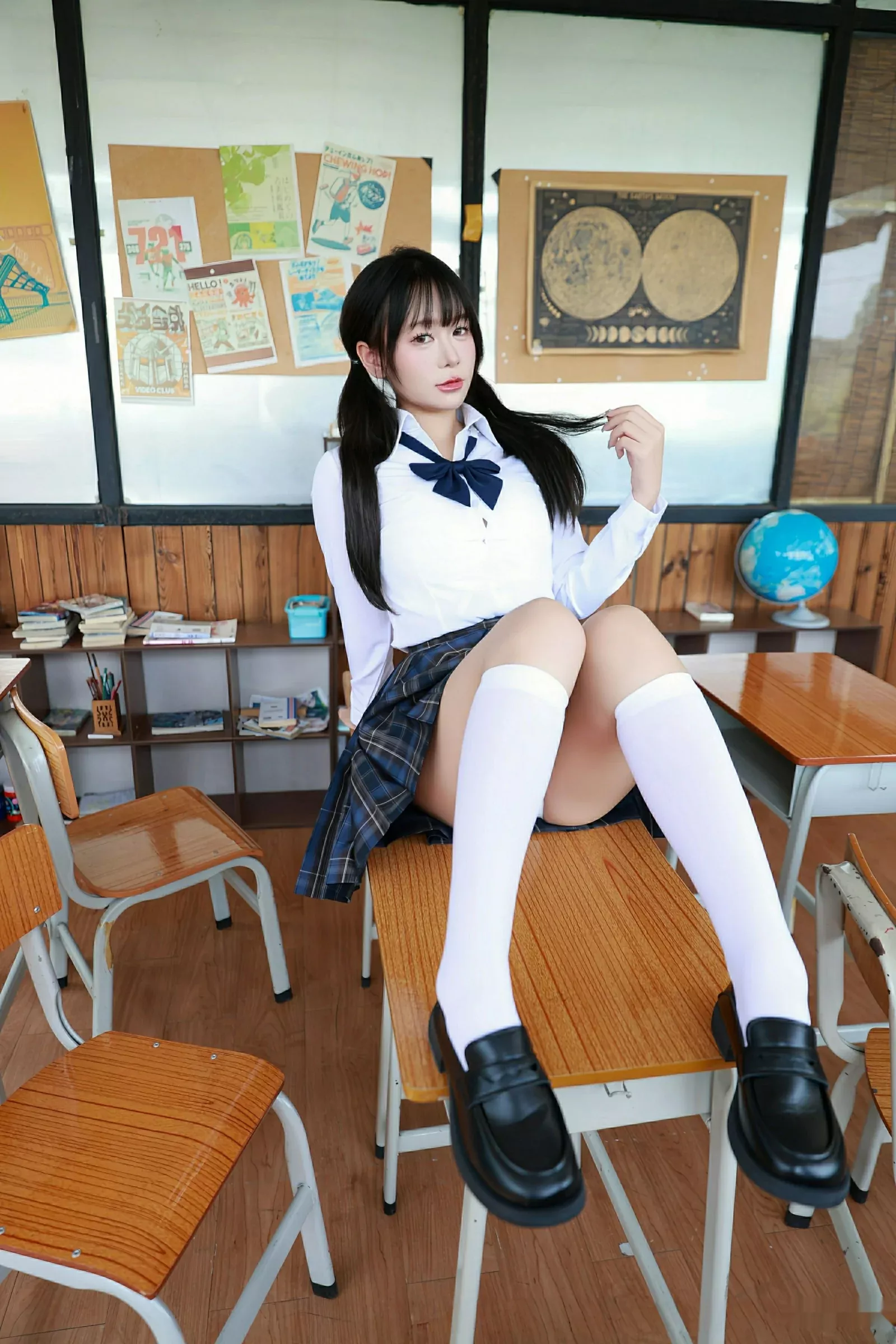 [[XiuRen秀人网]秀人网]No.10602_新人模特水泽性感JK制服露肉色蕾丝内衣秀丰满身材迷人诱惑写真85P