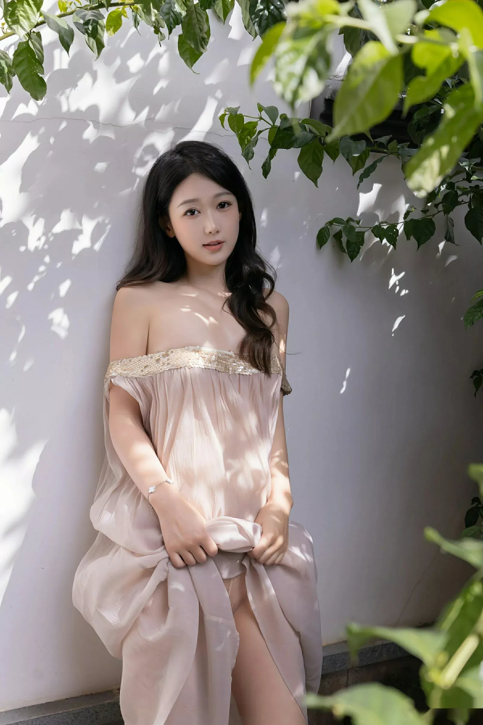 [[XiuRen秀人网]秀人网]No.10619_模特唐安琪性感浅色薄纱服饰配超薄肉丝秀曼妙身姿完美诱惑写真81P