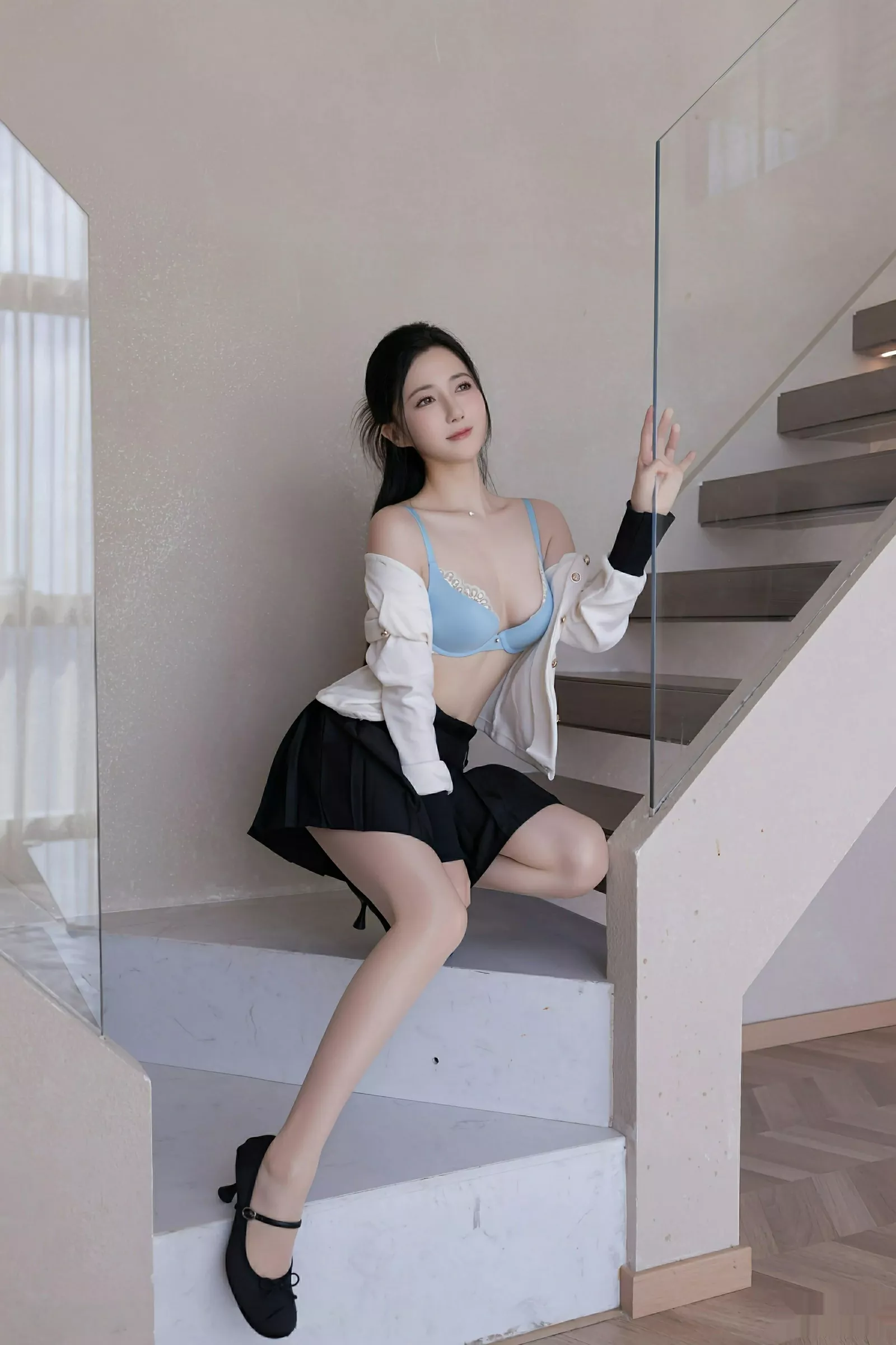 [[XiuRen秀人网]秀人网]No.10615_模特鱼子酱Fish性感白上衣配黑短裙露超薄肉丝秀曼妙身材诱惑写真74P