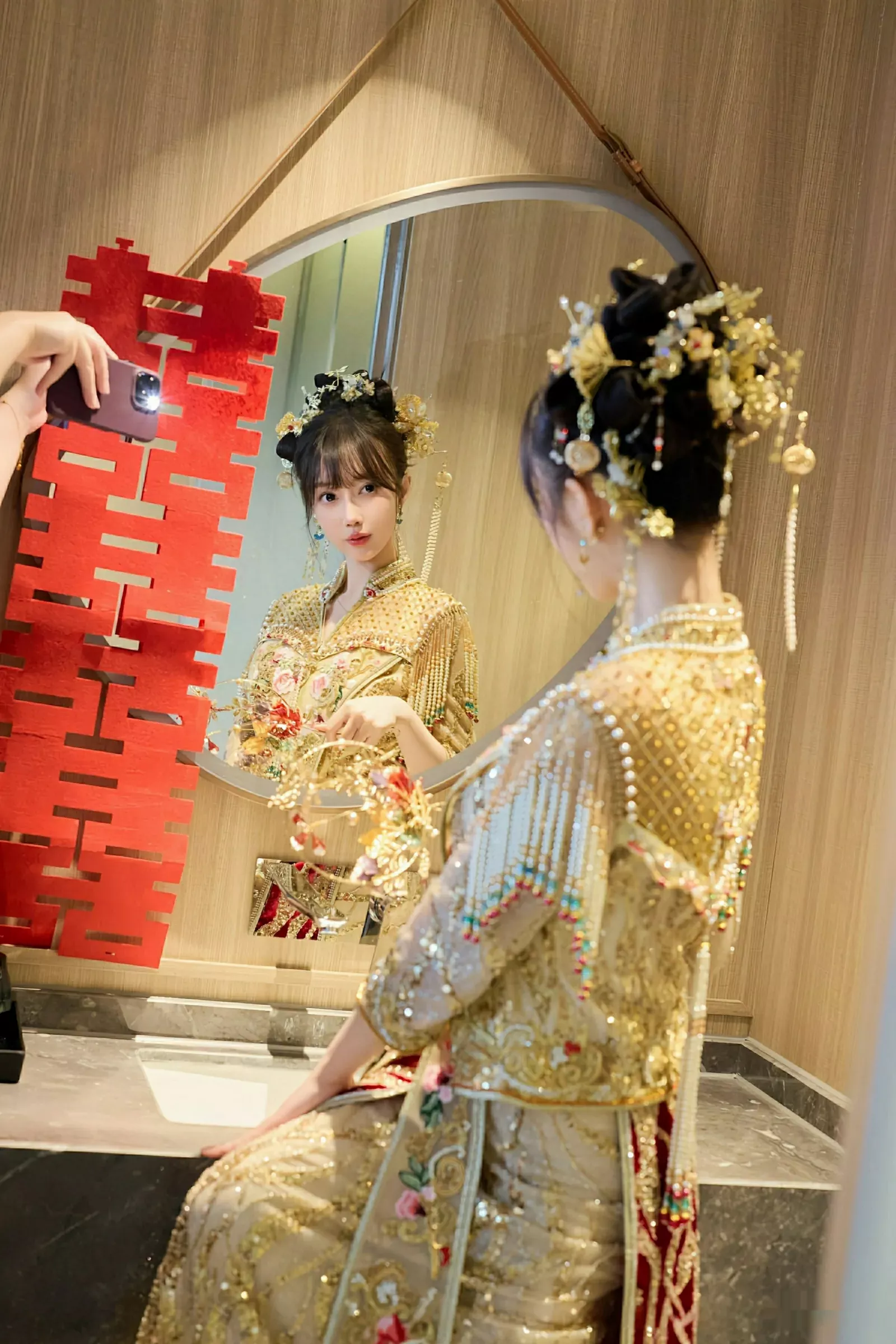 [[XiuRen秀人网]秀人网]No.10567_模特玥儿玥er性感红色蕾丝内衣配超薄肉丝秀完美身材诱惑写真72P