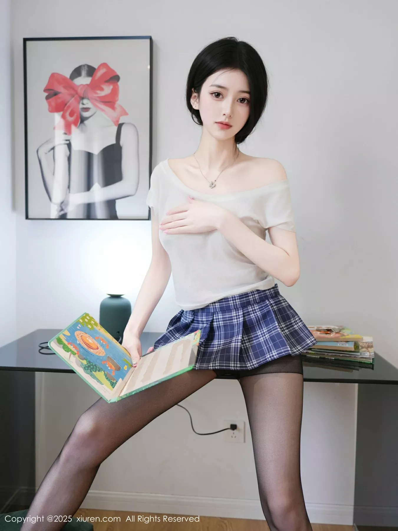 [[XiuRen秀人网]秀人网]No.10613_模特白小蝶性感白上衣配格子短裙露超薄黑丝秀完美曲线诱惑写真60P