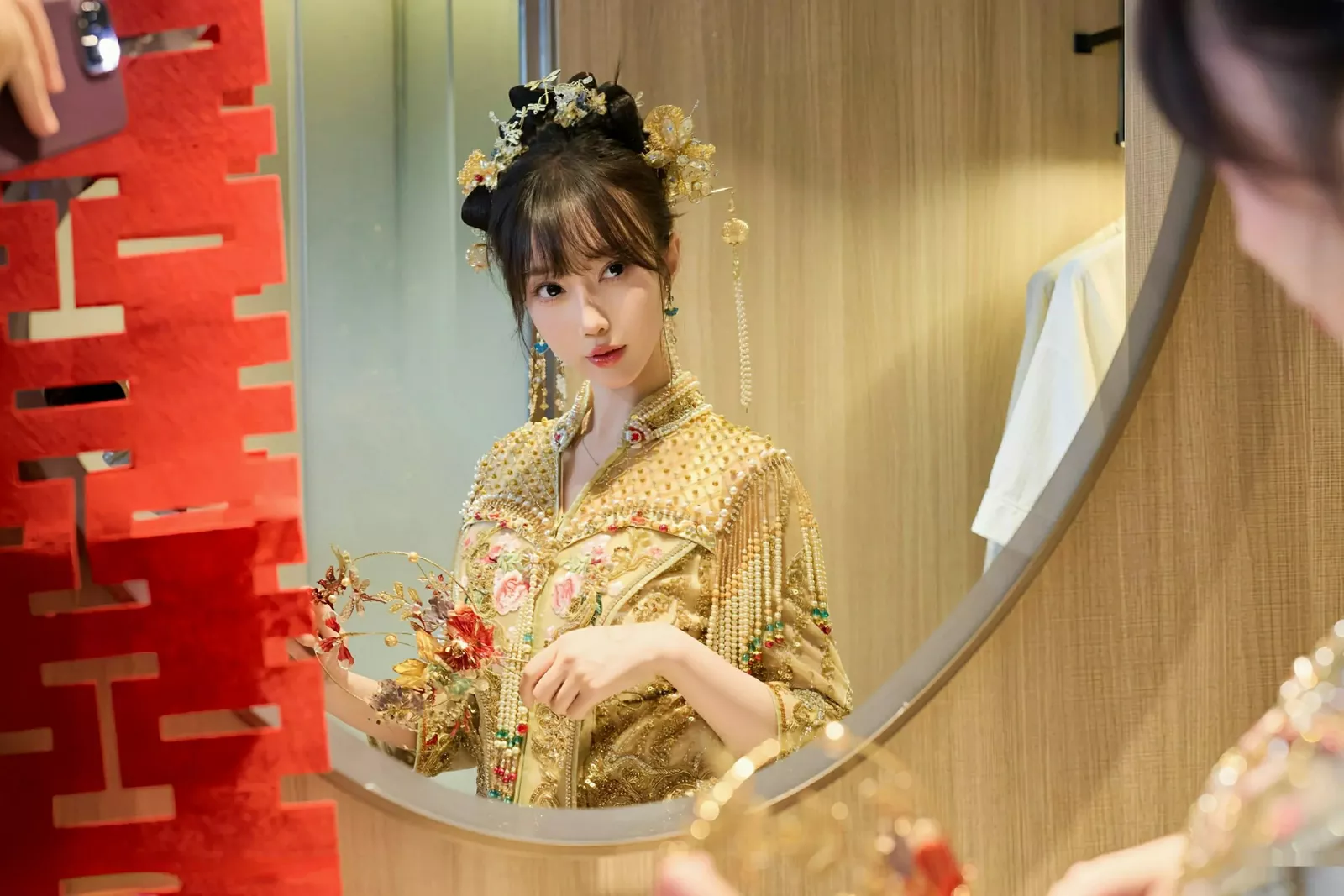 [[XiuRen秀人网]秀人网]No.10567_模特玥儿玥er性感红色蕾丝内衣配超薄肉丝秀完美身材诱惑写真72P