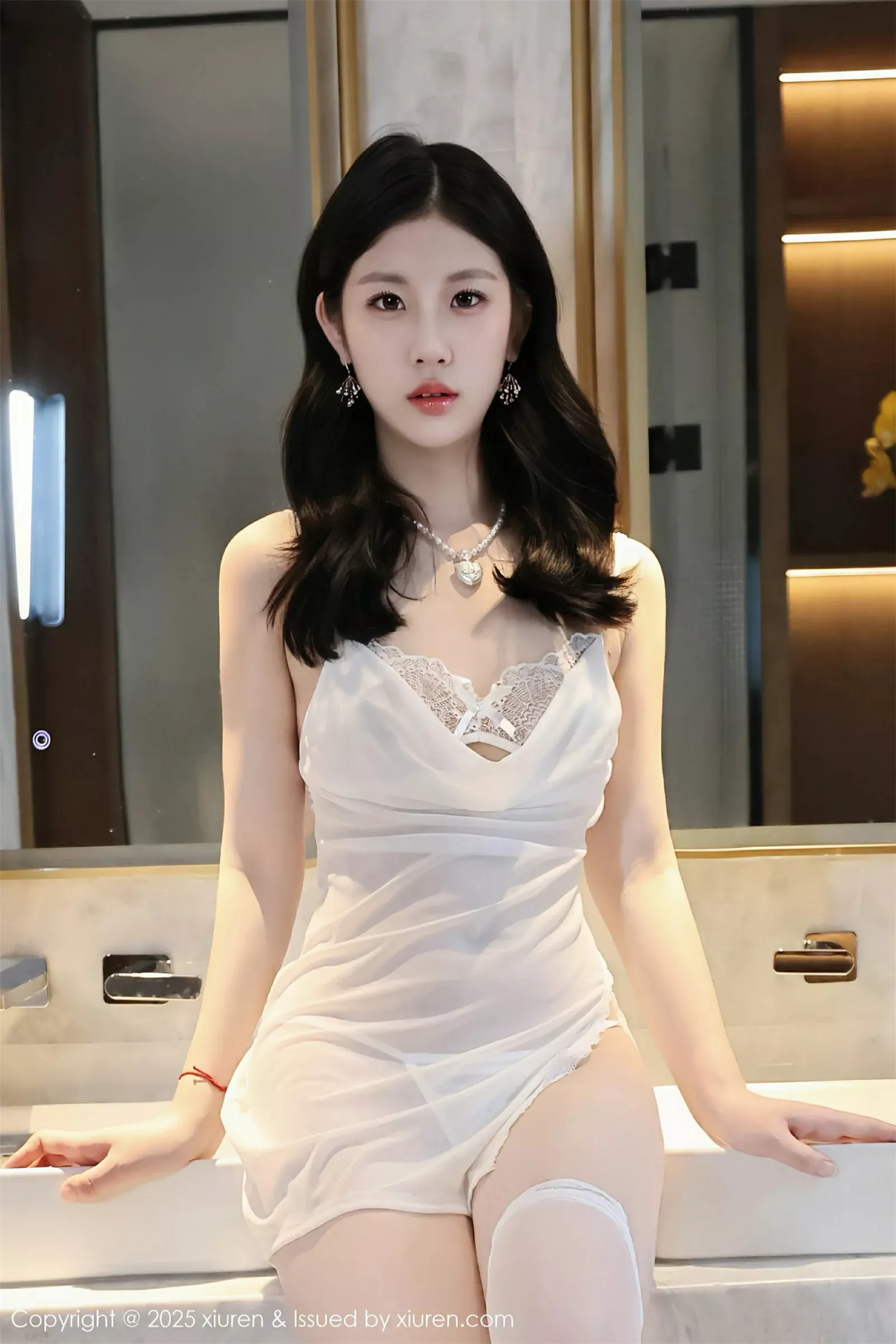 [[XiuRen秀人网]秀人网]No.10609_模特小芭乐性感白色吊带睡裙配白色丝袜秀曼妙身材诱惑写真79P