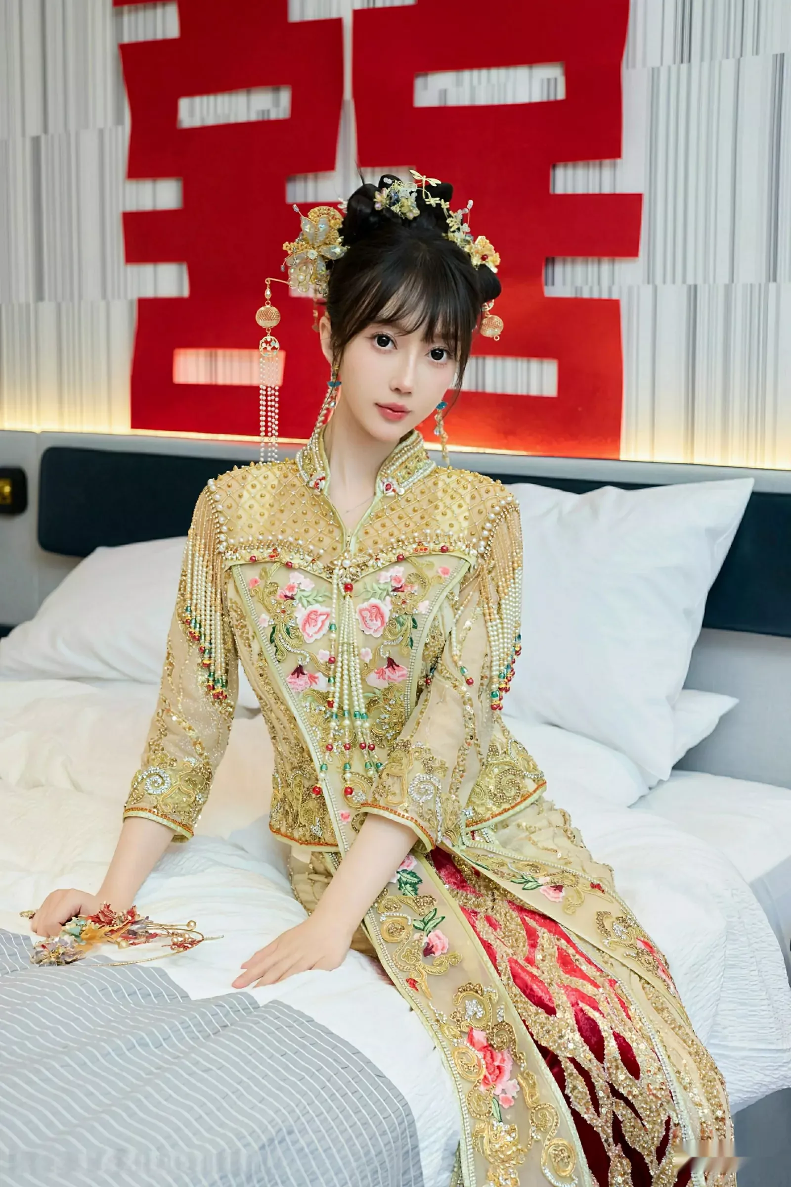 [[XiuRen秀人网]秀人网]No.10567_模特玥儿玥er性感红色蕾丝内衣配超薄肉丝秀完美身材诱惑写真72P