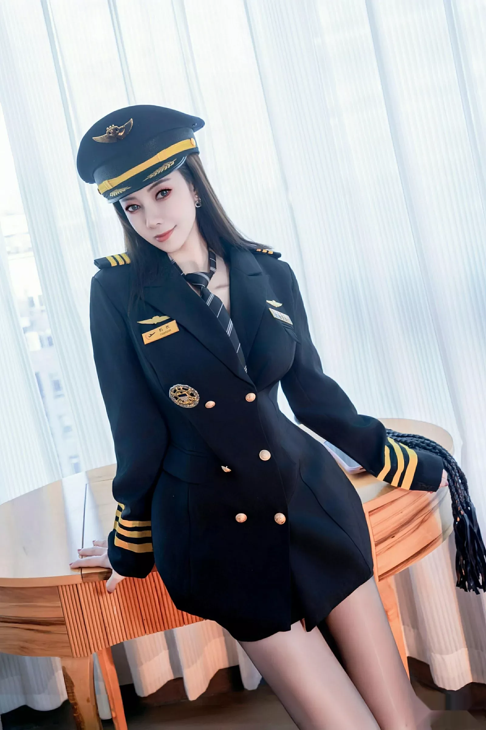 [[XiuRen秀人网]秀人网]No.10580_御姐果儿Victoria性感黑色情趣内衣配超薄黑丝秀惹火身材诱惑写真92P